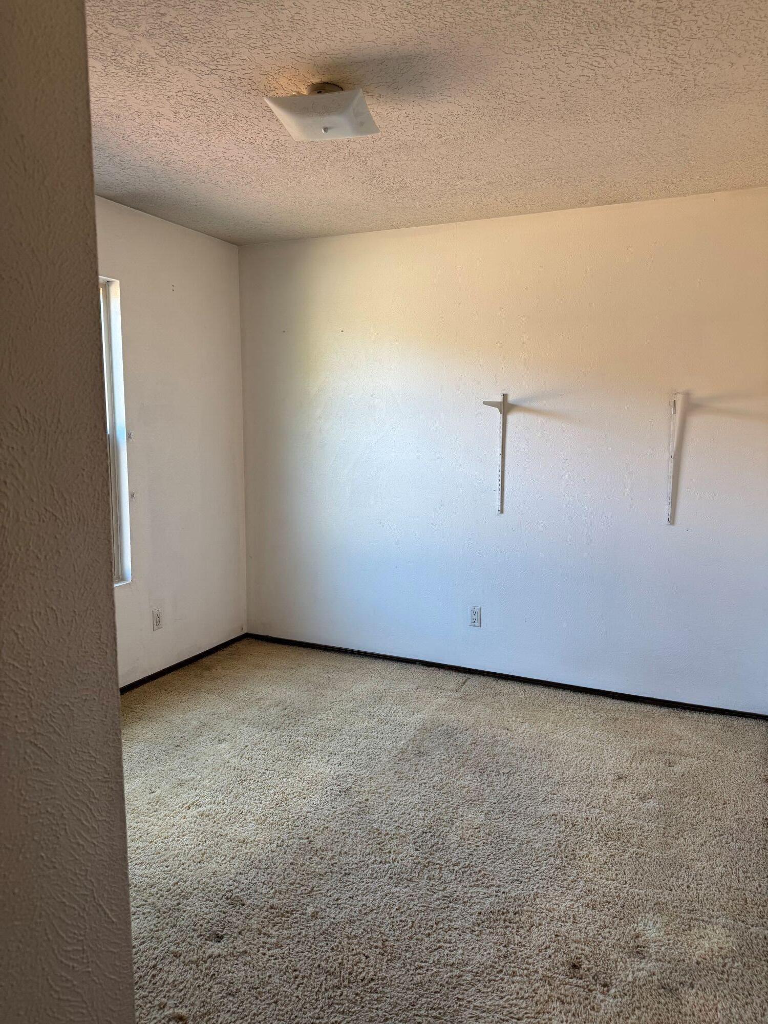 Photo 14 — 2705 La Charles Drive NE