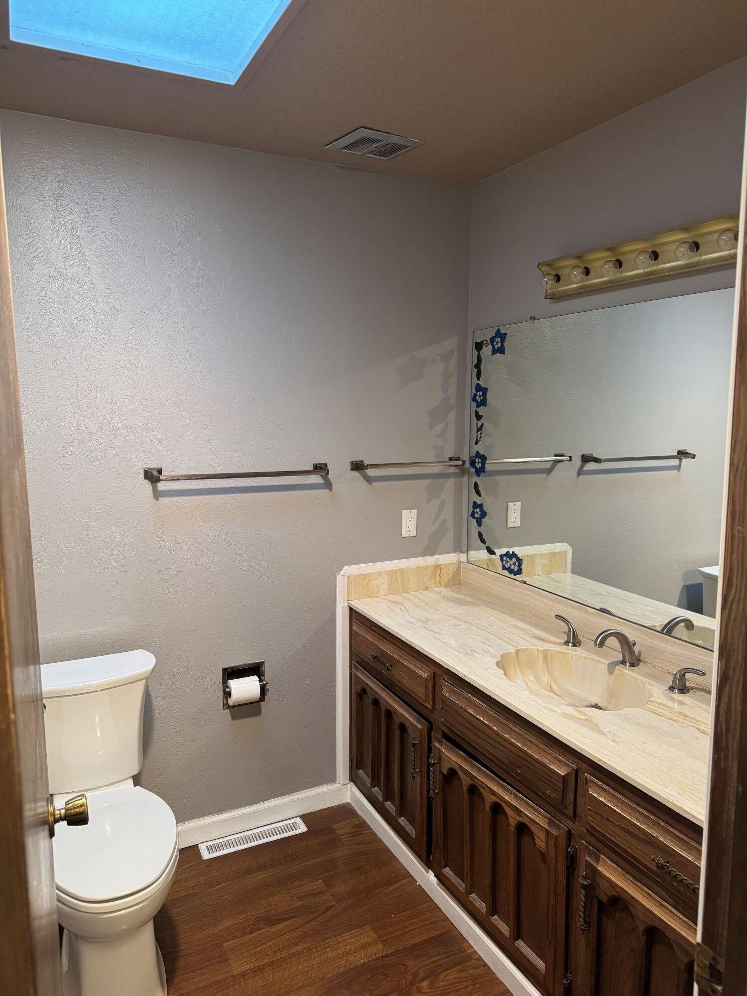 Photo 13 — 2705 La Charles Drive NE