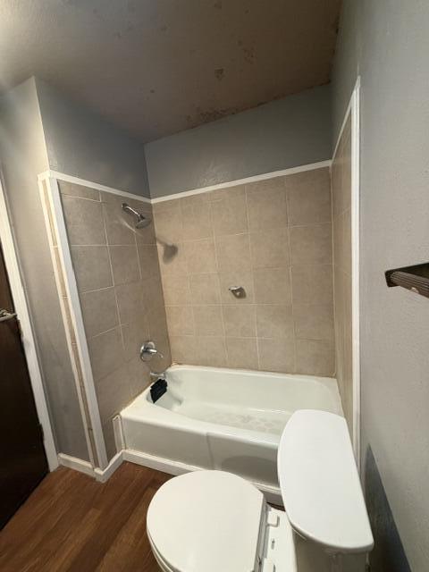 Photo 12 — 2705 La Charles Drive NE