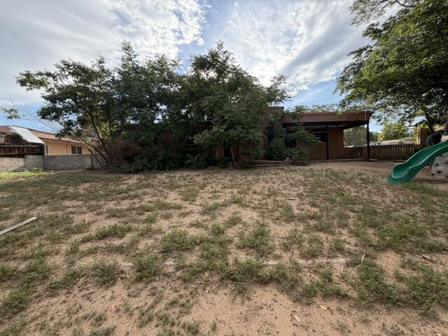 Photo 11 — 2705 La Charles Drive NE