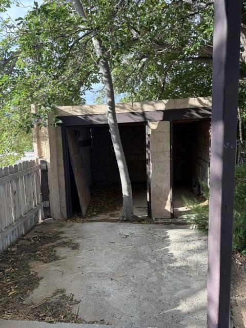 Photo 2 — 2705 La Charles Drive NE