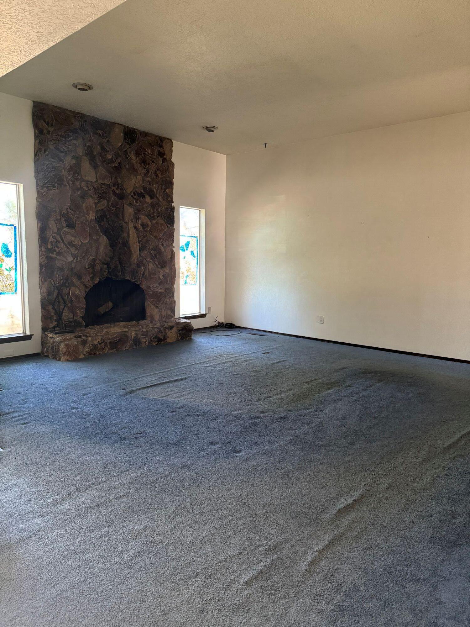 Photo 19 — 2705 La Charles Drive NE