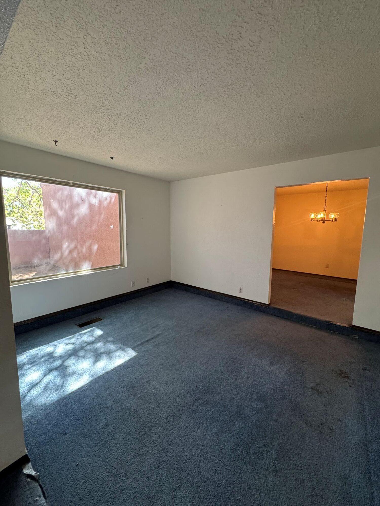Photo 18 — 2705 La Charles Drive NE
