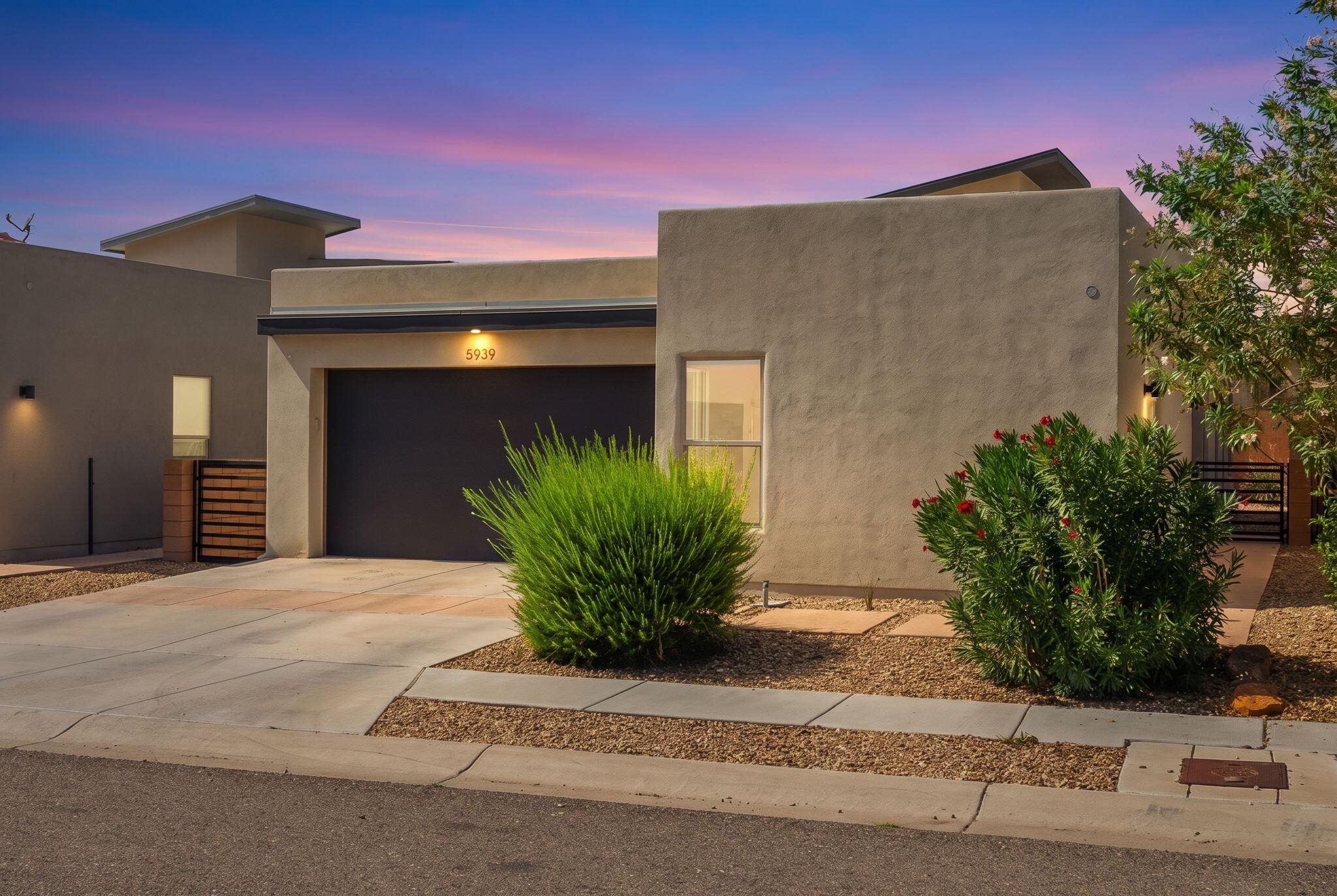 5939 Mafraq Avenue NW, Albuquerque, NM 87114
