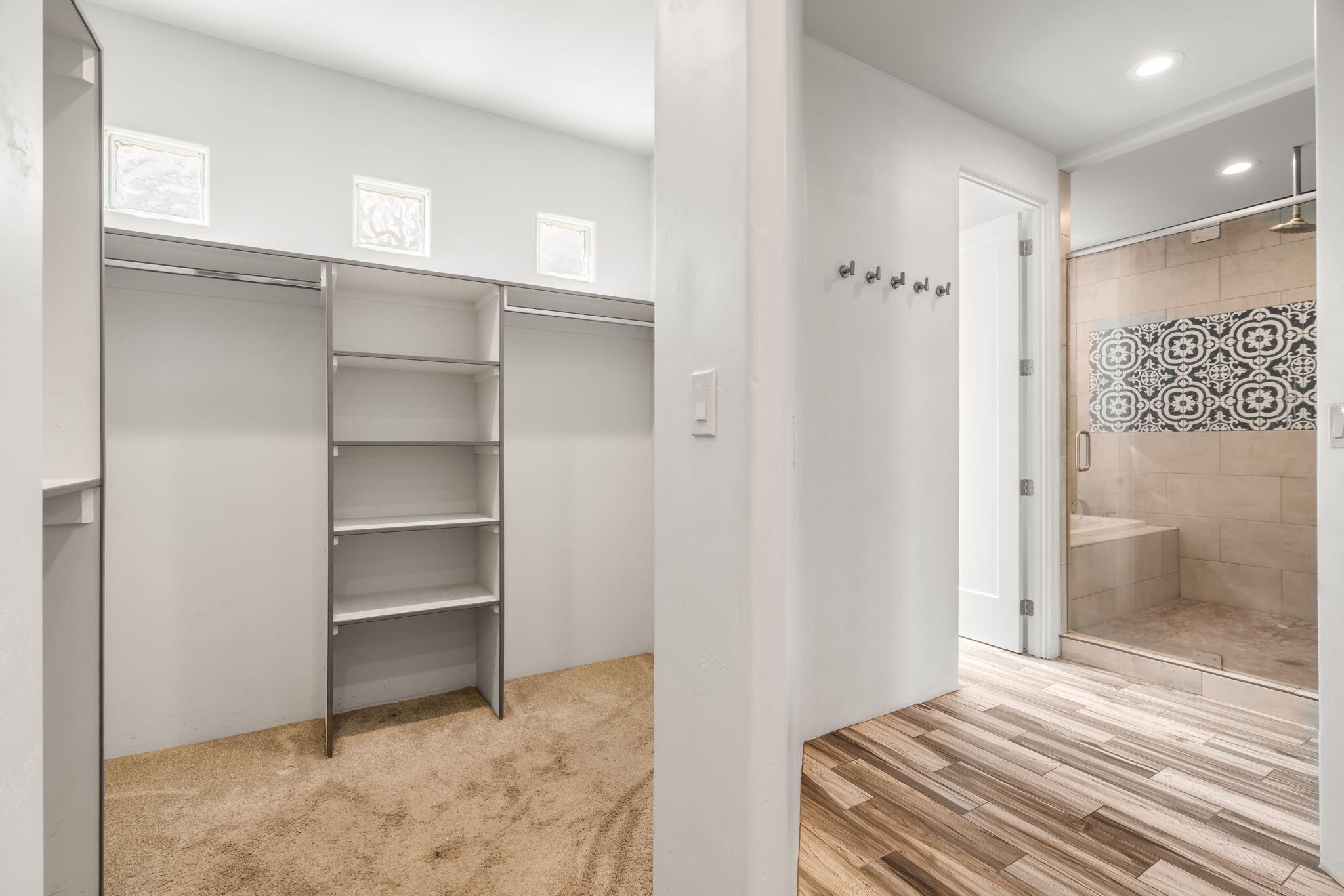 Photo 17 — 5939 Mafraq Avenue NW