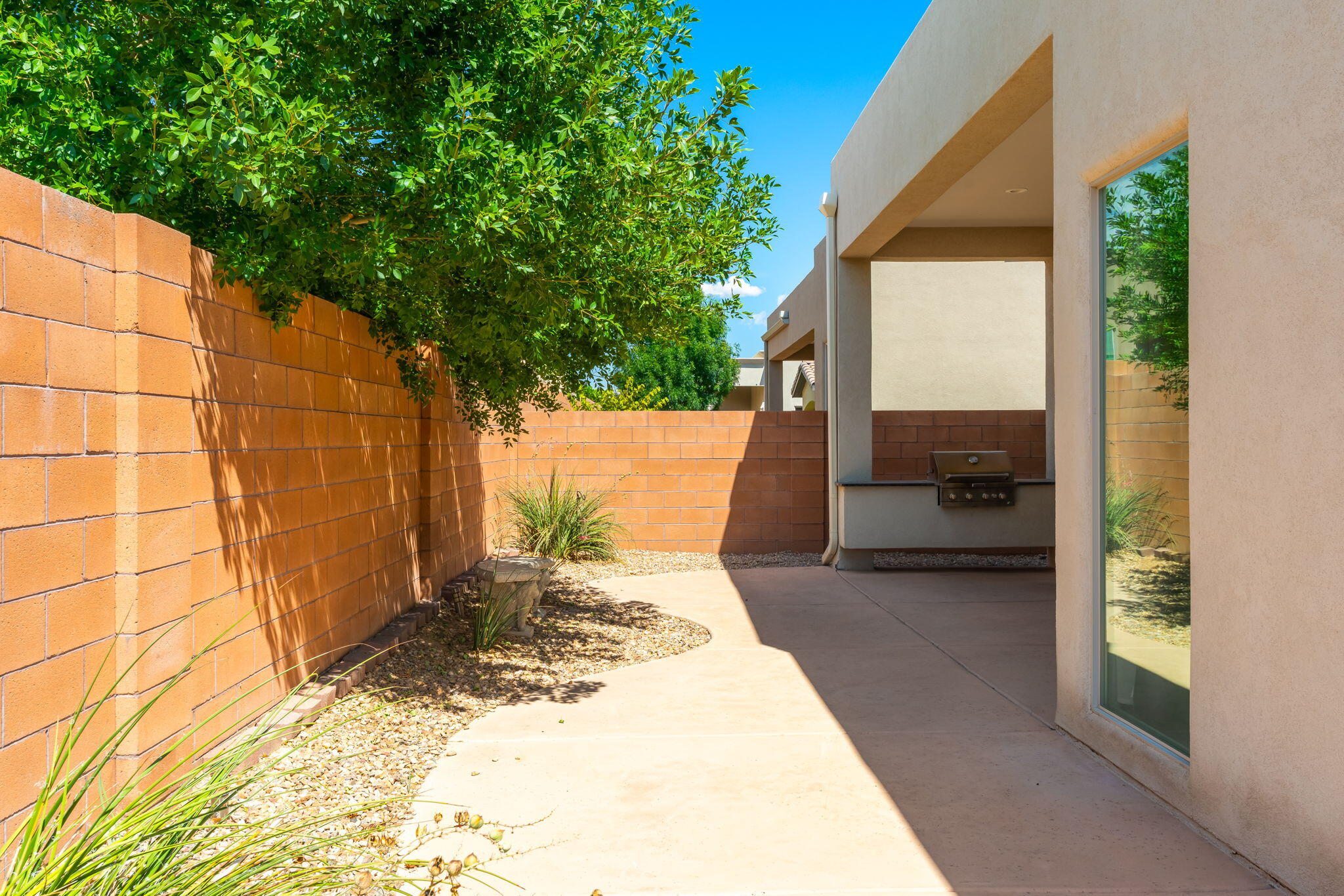 Photo 5 — 5939 Mafraq Avenue NW