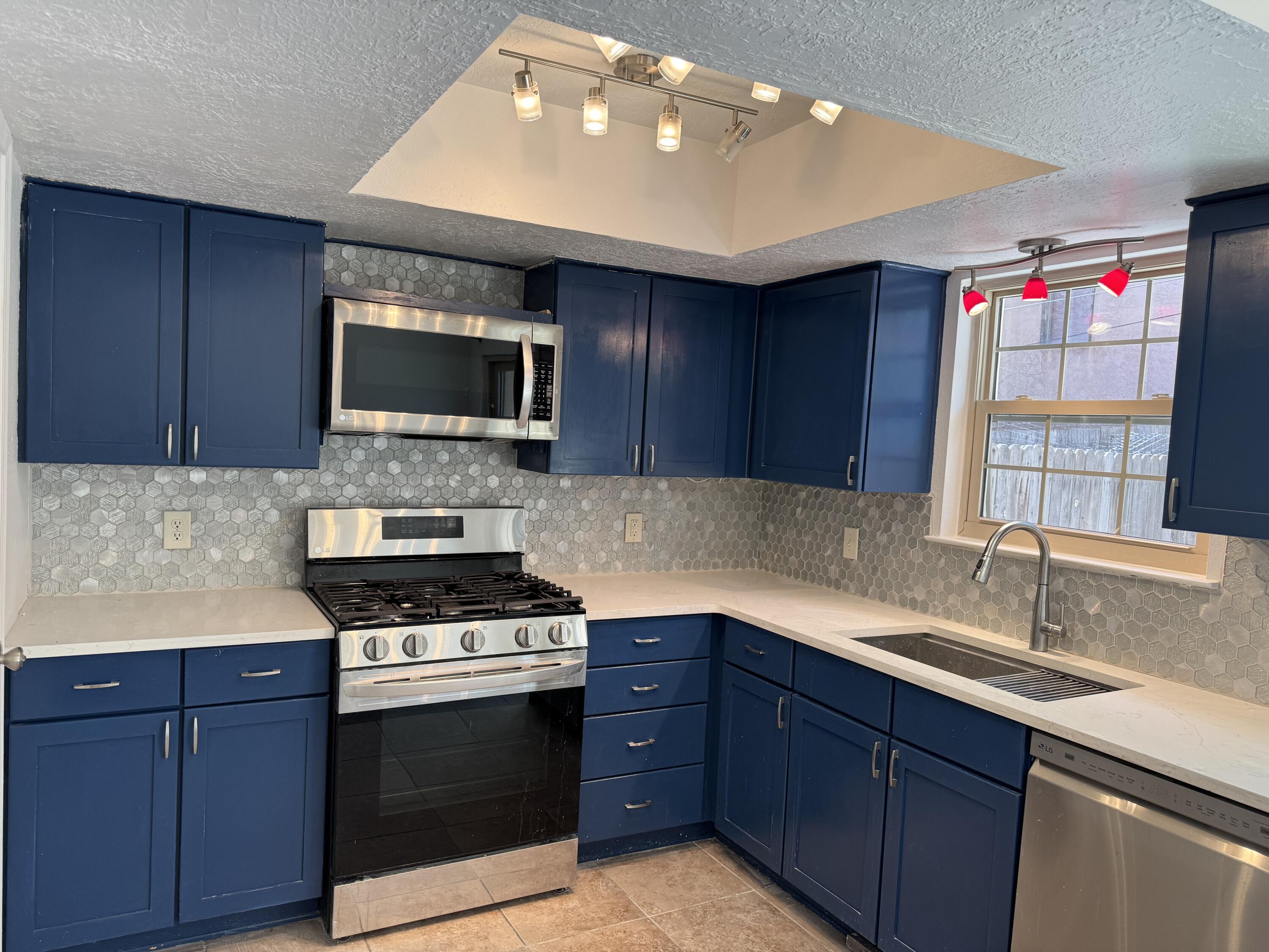 706 Fruit Avenue NW # 2, Albuquerque, NM 87102