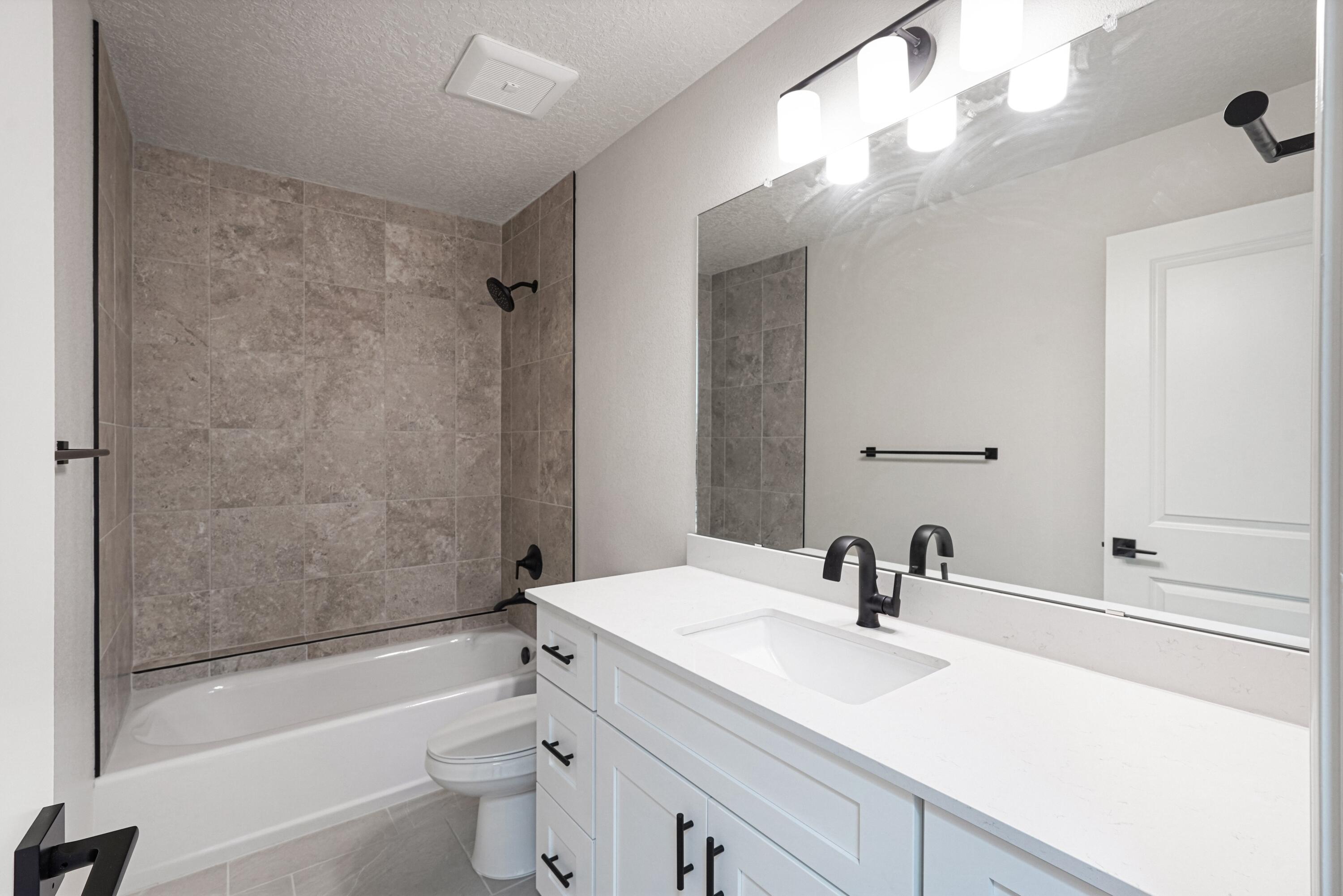 Photo 6 — 4324 Wymont Circle NE