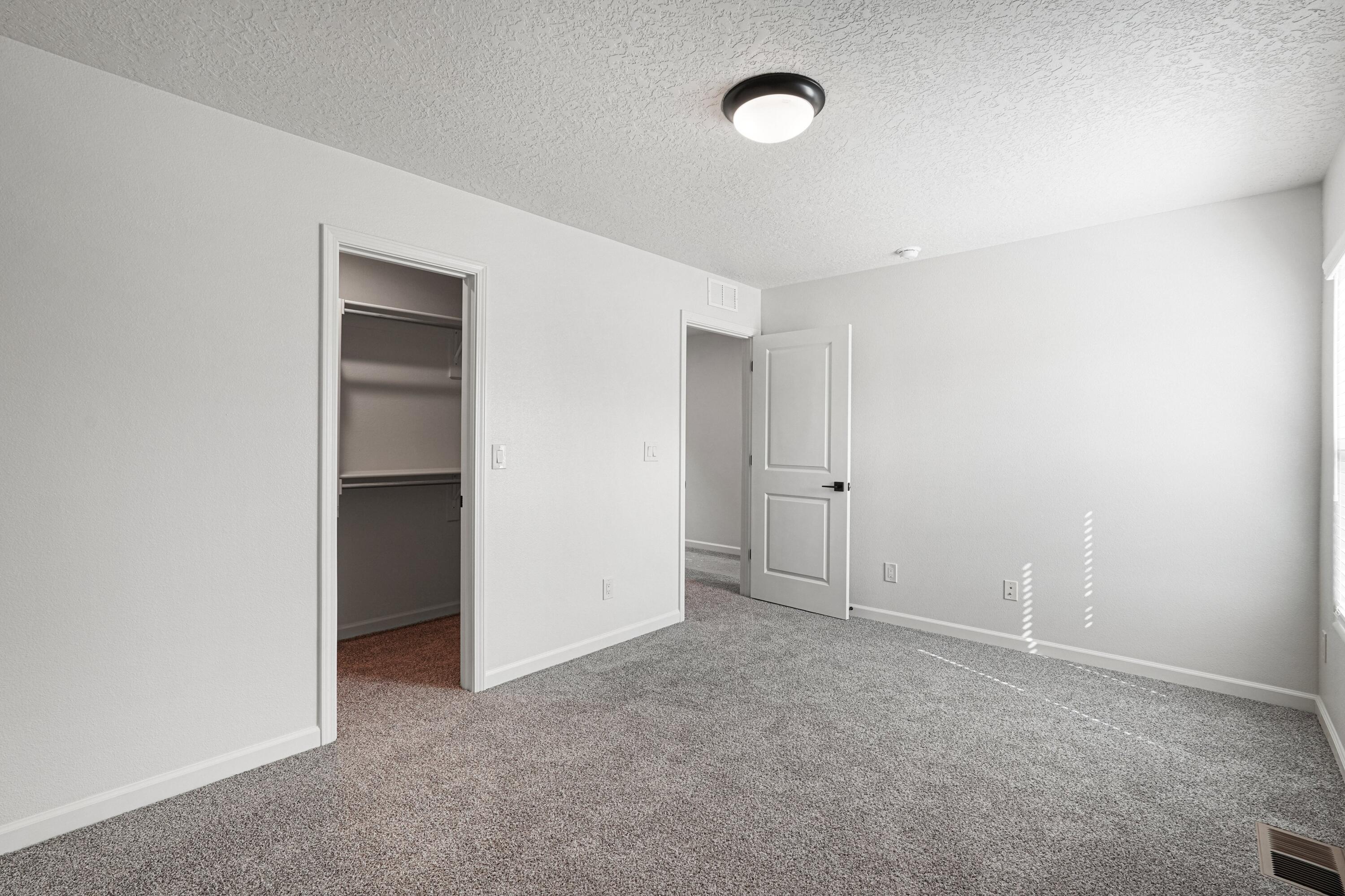 Photo 10 — 4324 Wymont Circle NE