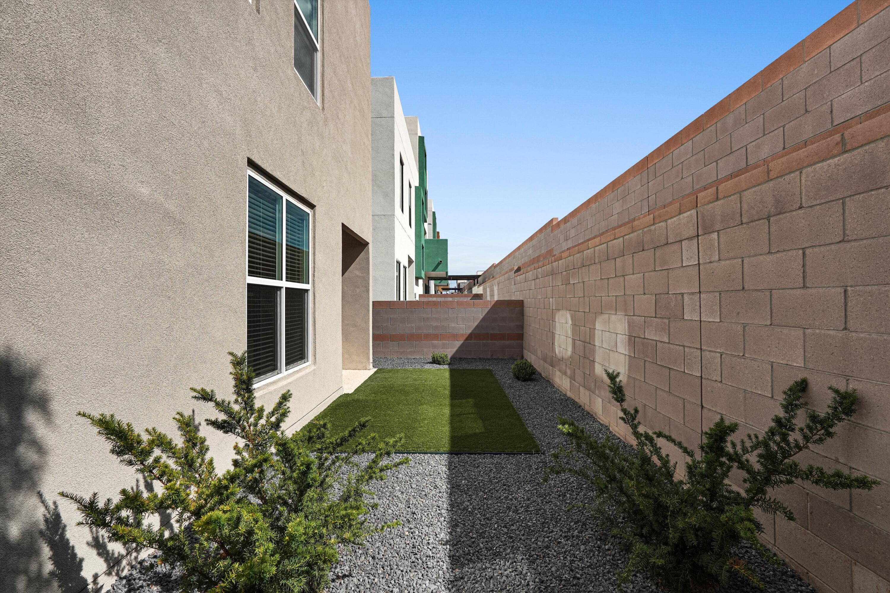 Photo 12 — 4324 Wymont Circle NE