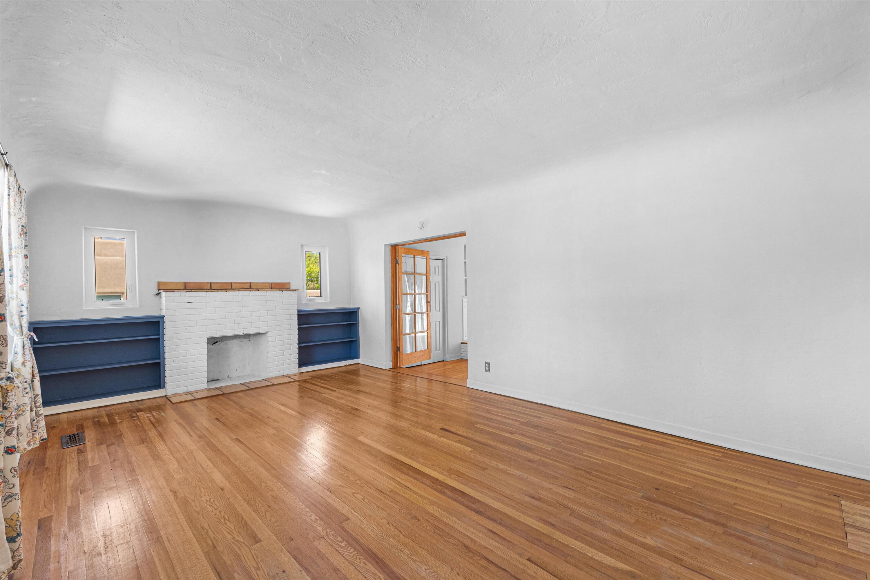 Photo 17 — 1100 Dartmouth Drive NE