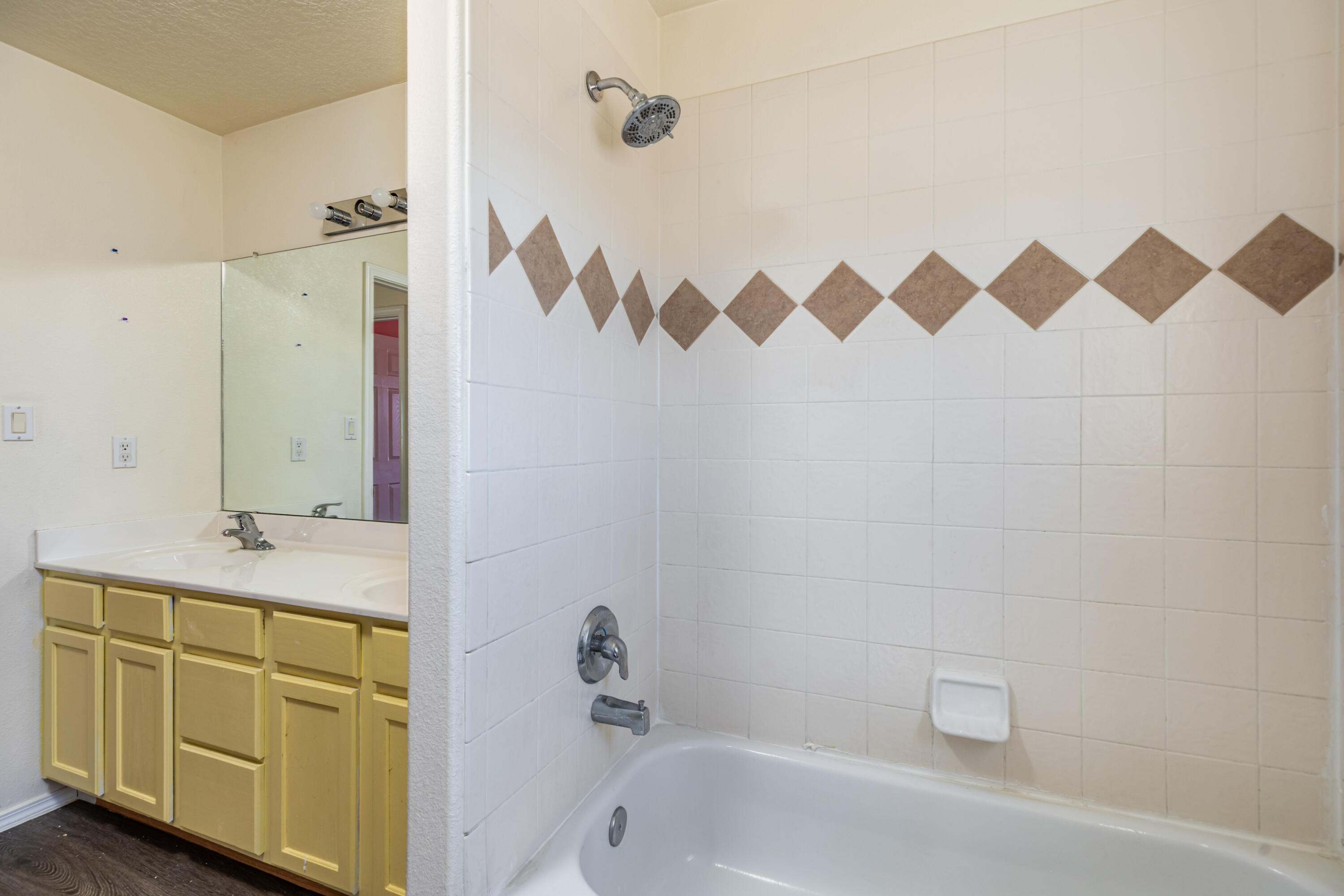 Photo 18 — 9635 Kilauea Avenue NW