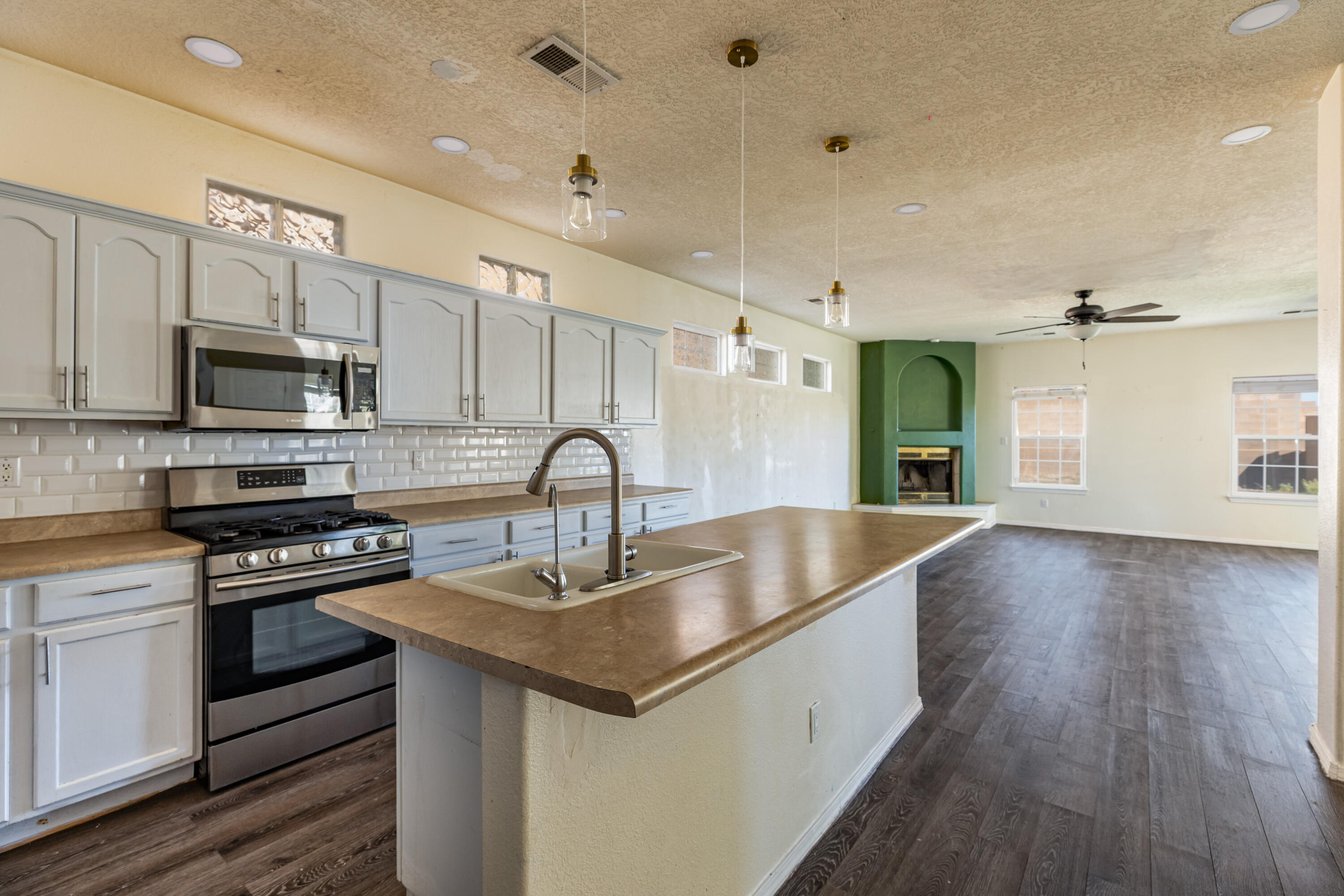 Photo 6 — 9635 Kilauea Avenue NW