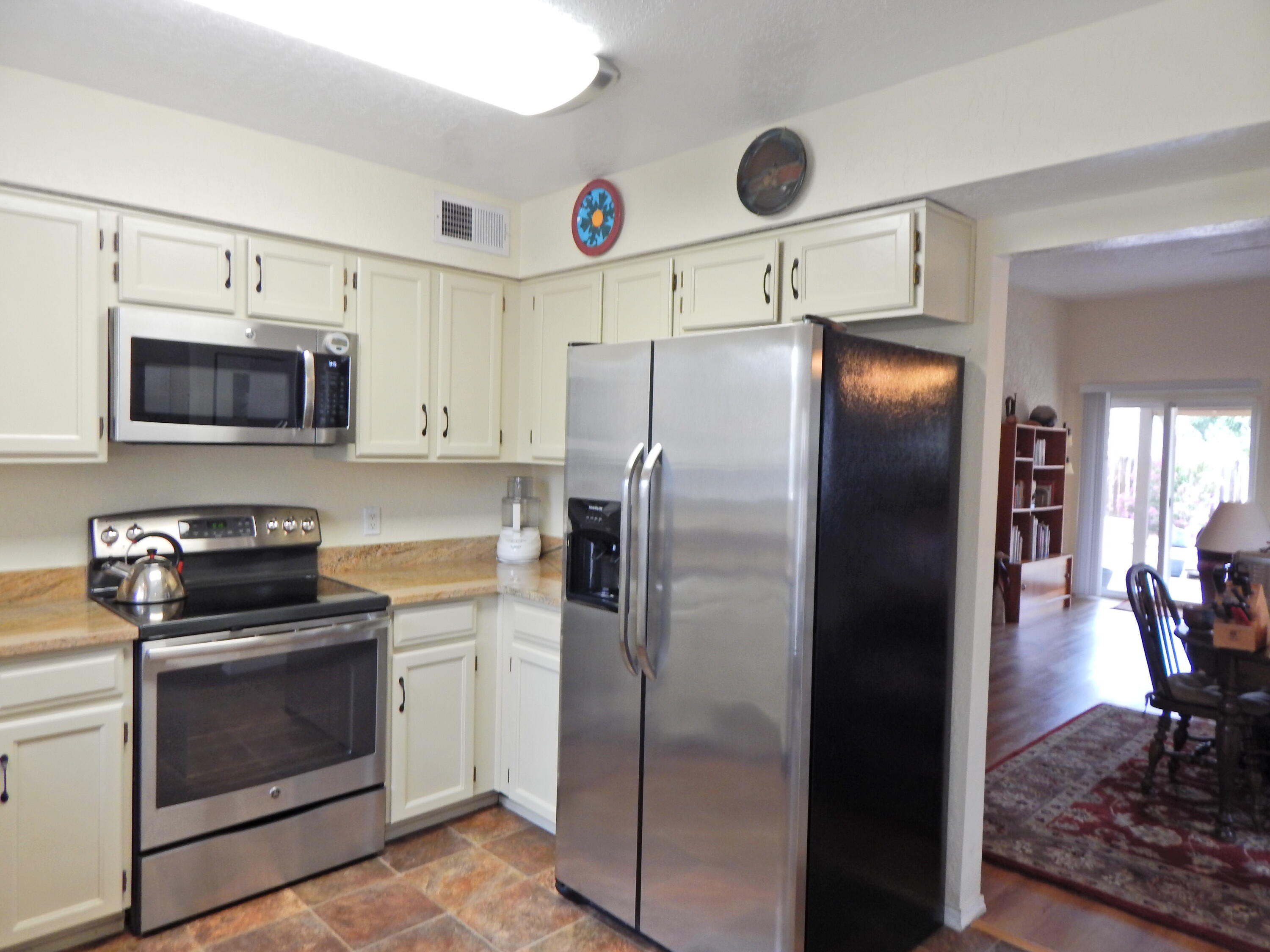 Photo 9 — 1605 Propps Street NE
