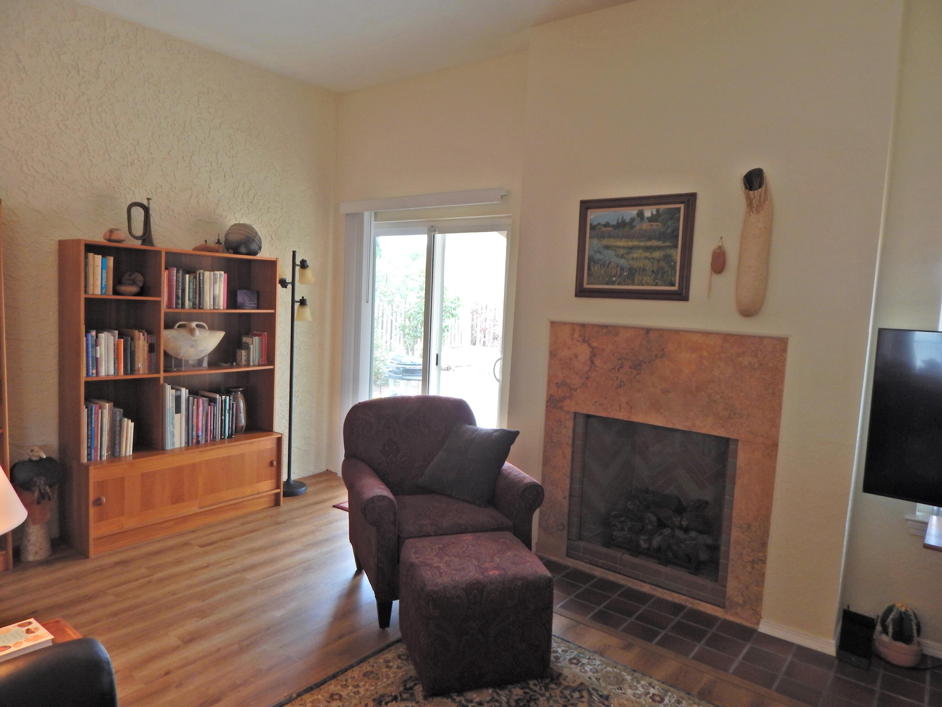 Photo 3 — 1605 Propps Street NE