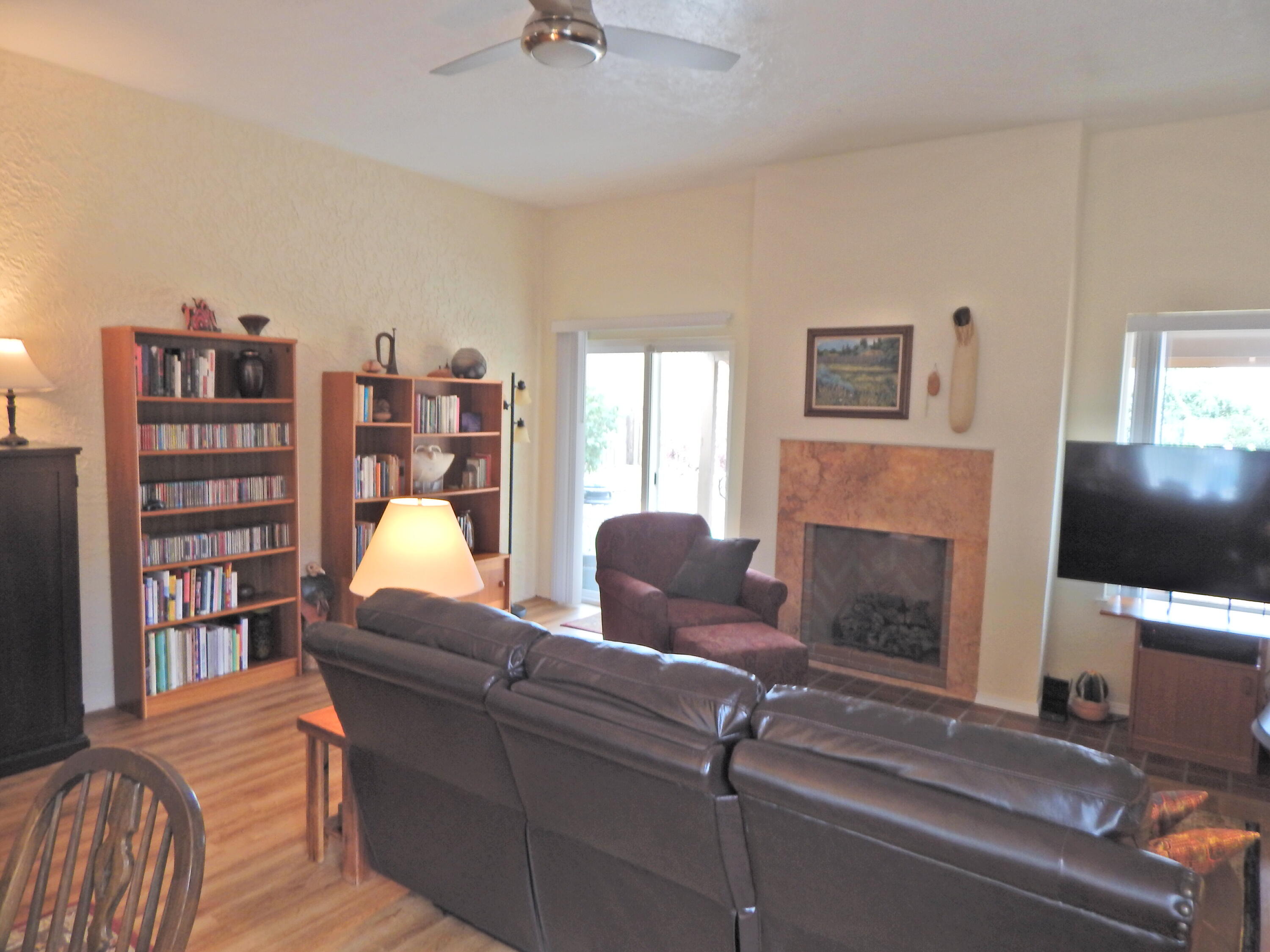 Photo 4 — 1605 Propps Street NE