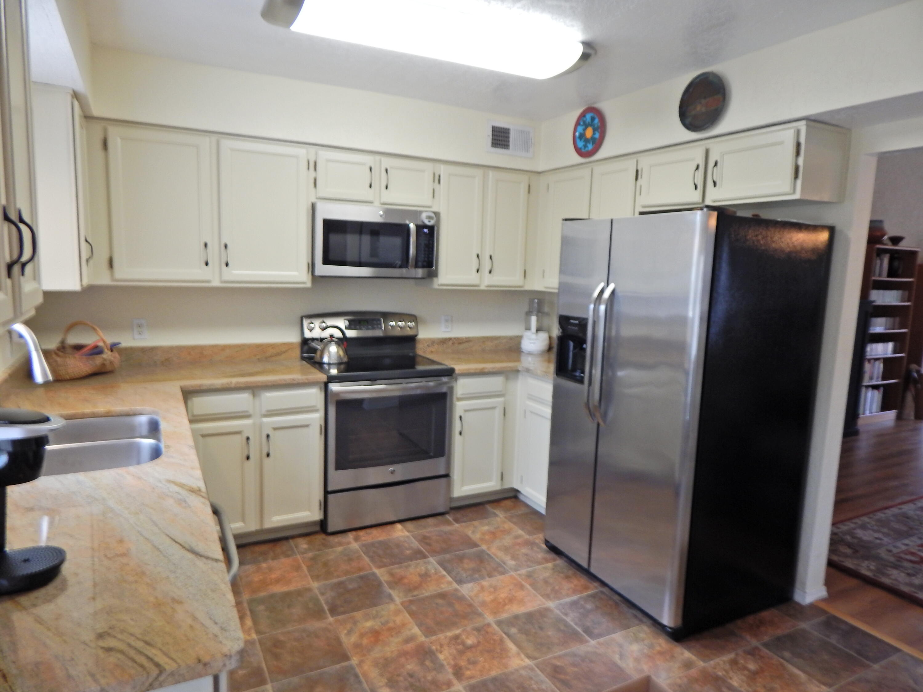 Photo 7 — 1605 Propps Street NE