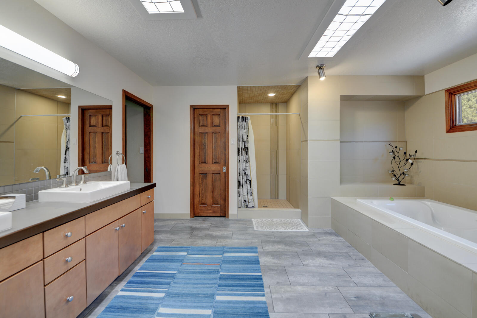 Photo 9 — 1219 Rockrose Road NE