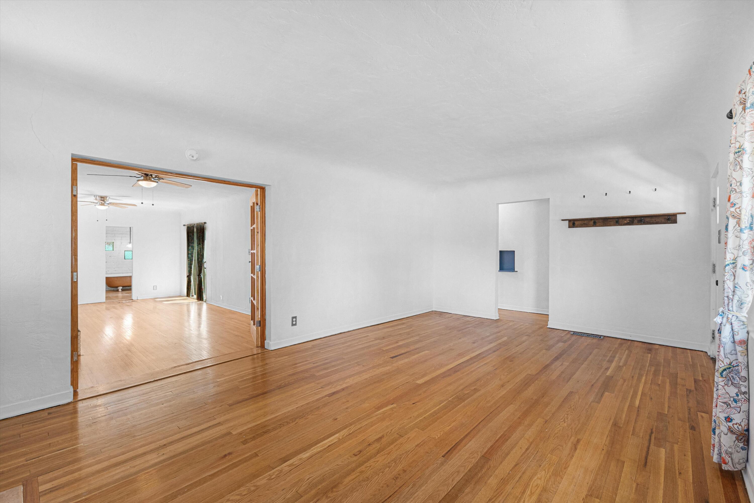 Photo 18 — 1100 Dartmouth Drive NE