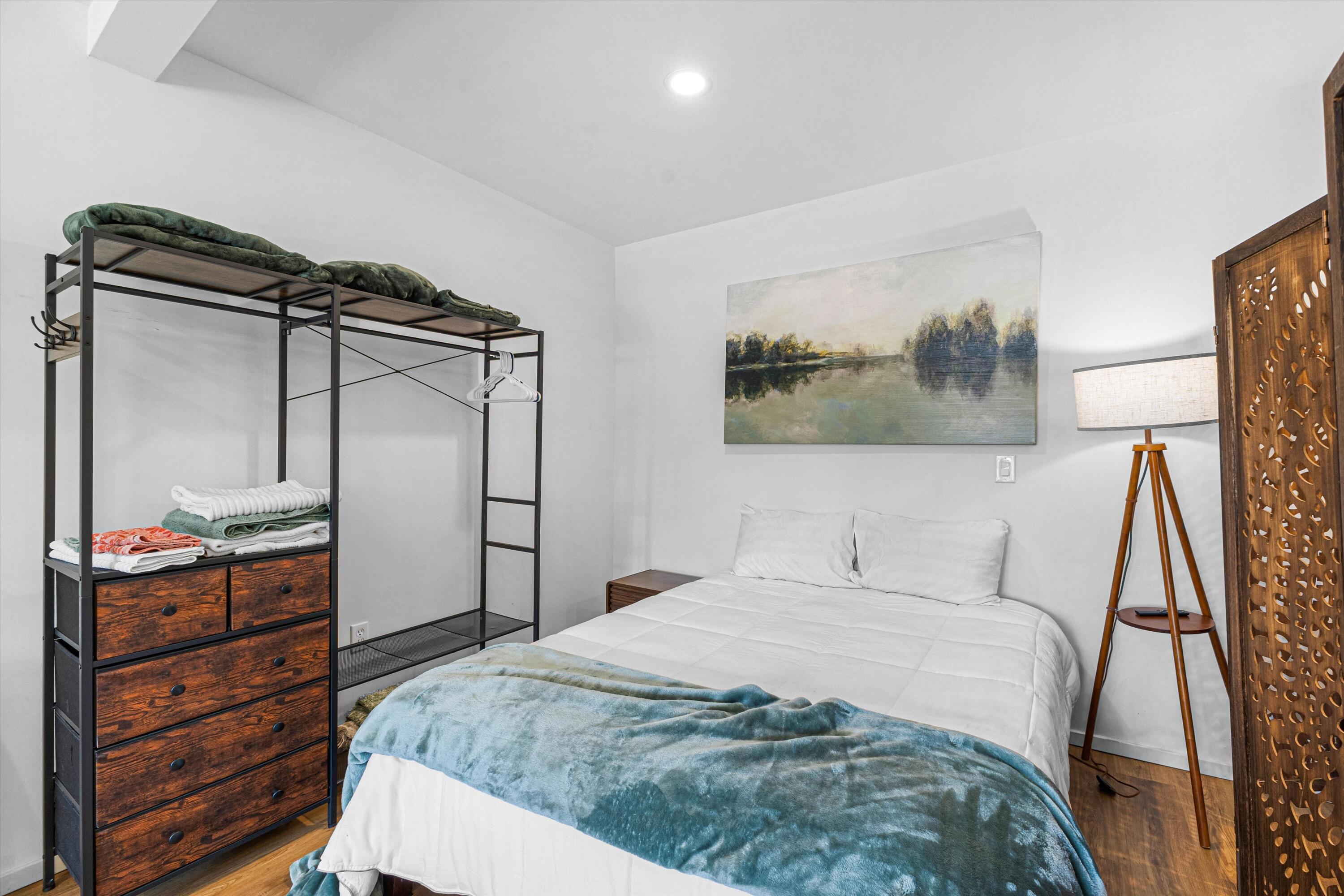 Photo 11 — 1100 Dartmouth Drive NE