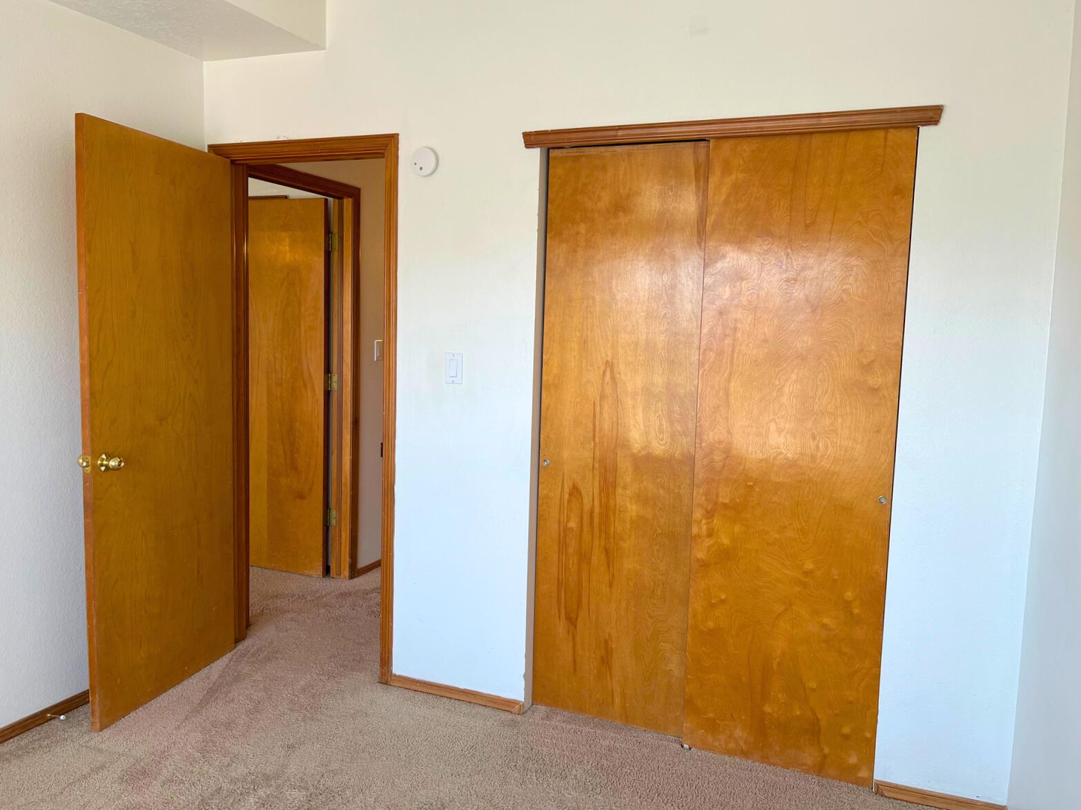 Photo 2 — 5216 Chuckwagon Trail NW