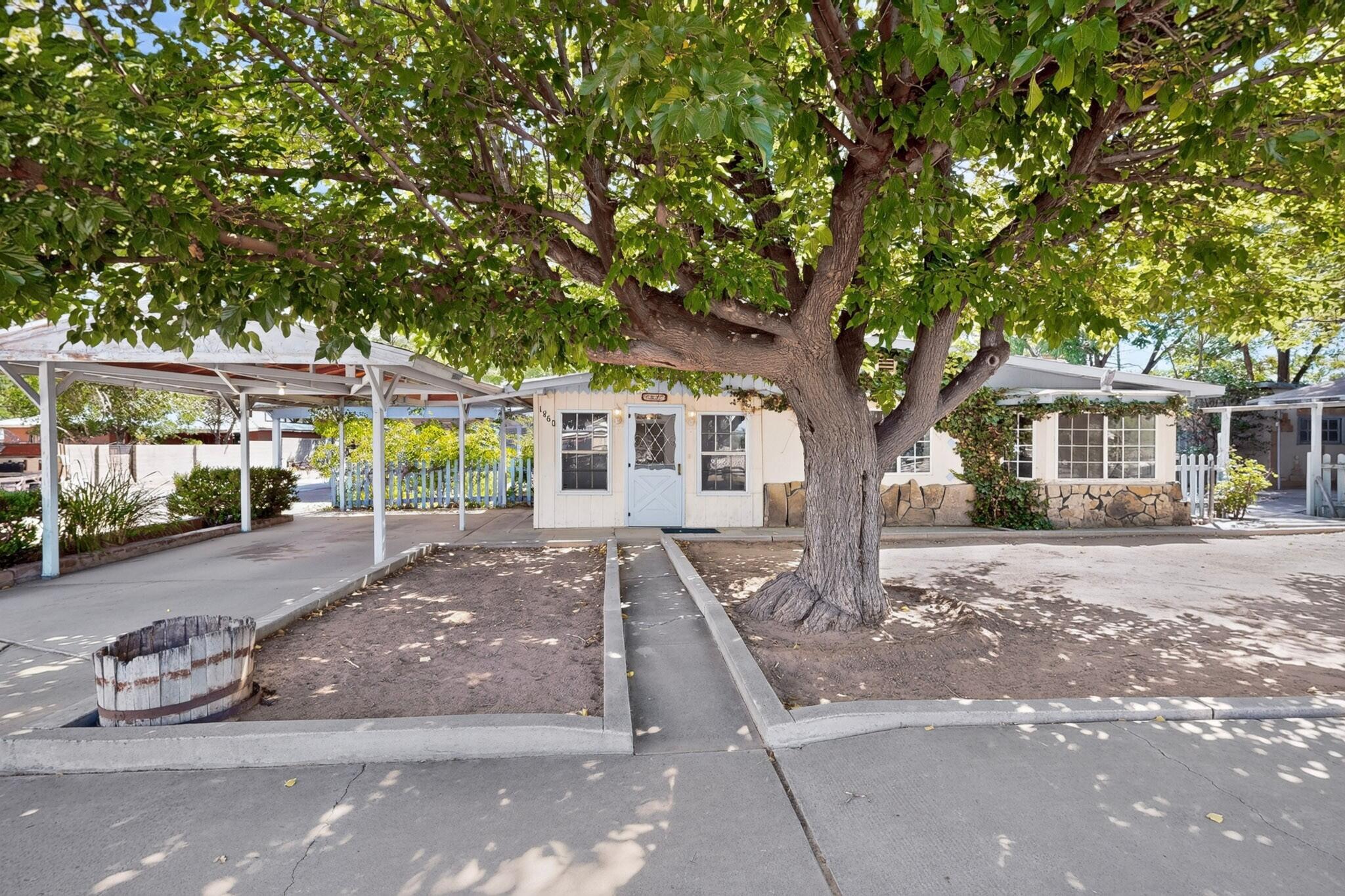 1860 Elena Circle SW