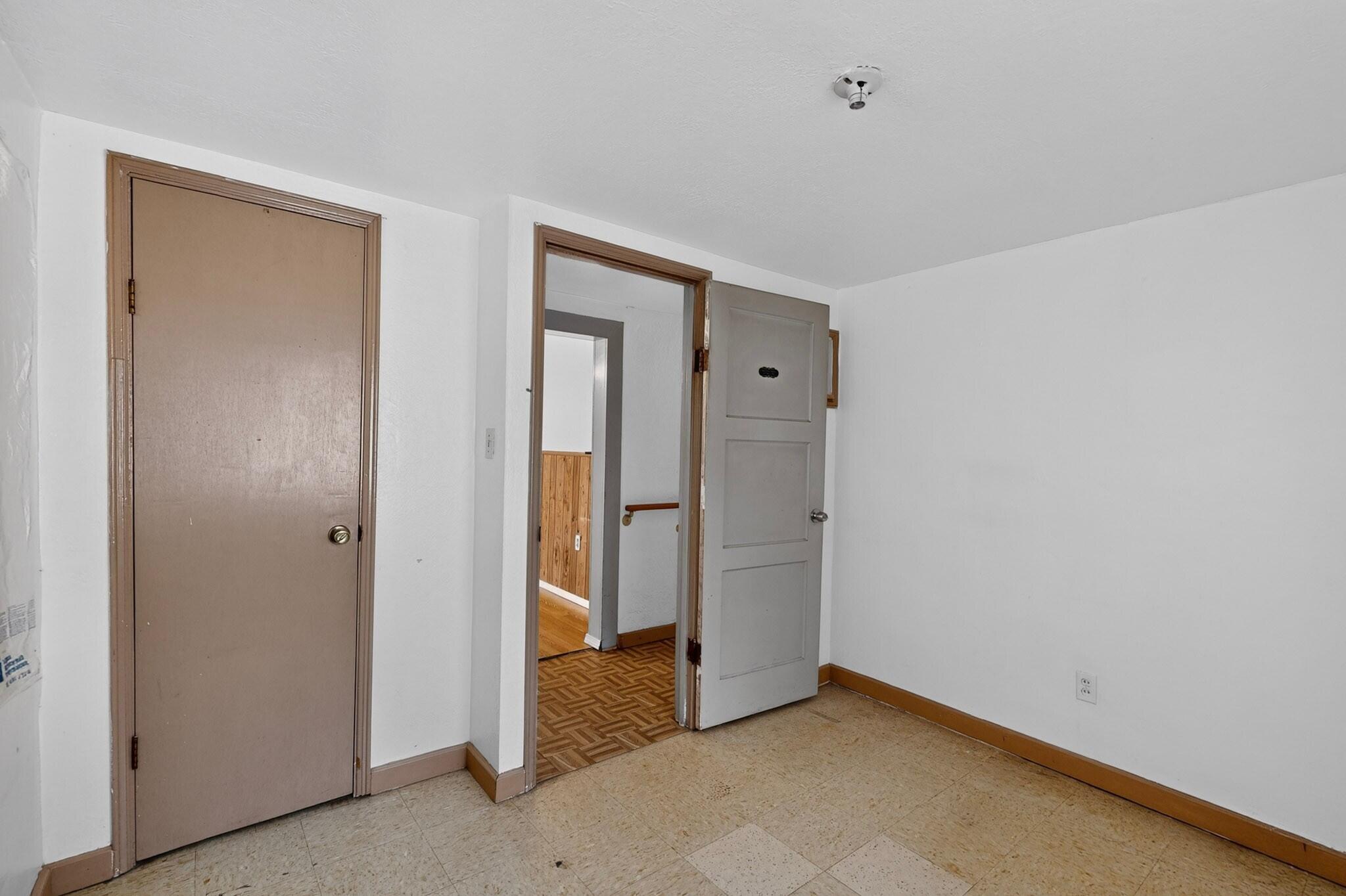 Photo 15 — 1860 Elena Circle SW