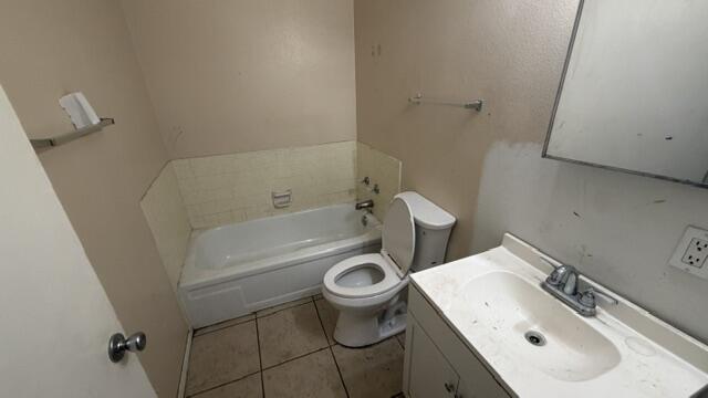 Photo 6 — 5127 Orion Avenue NW