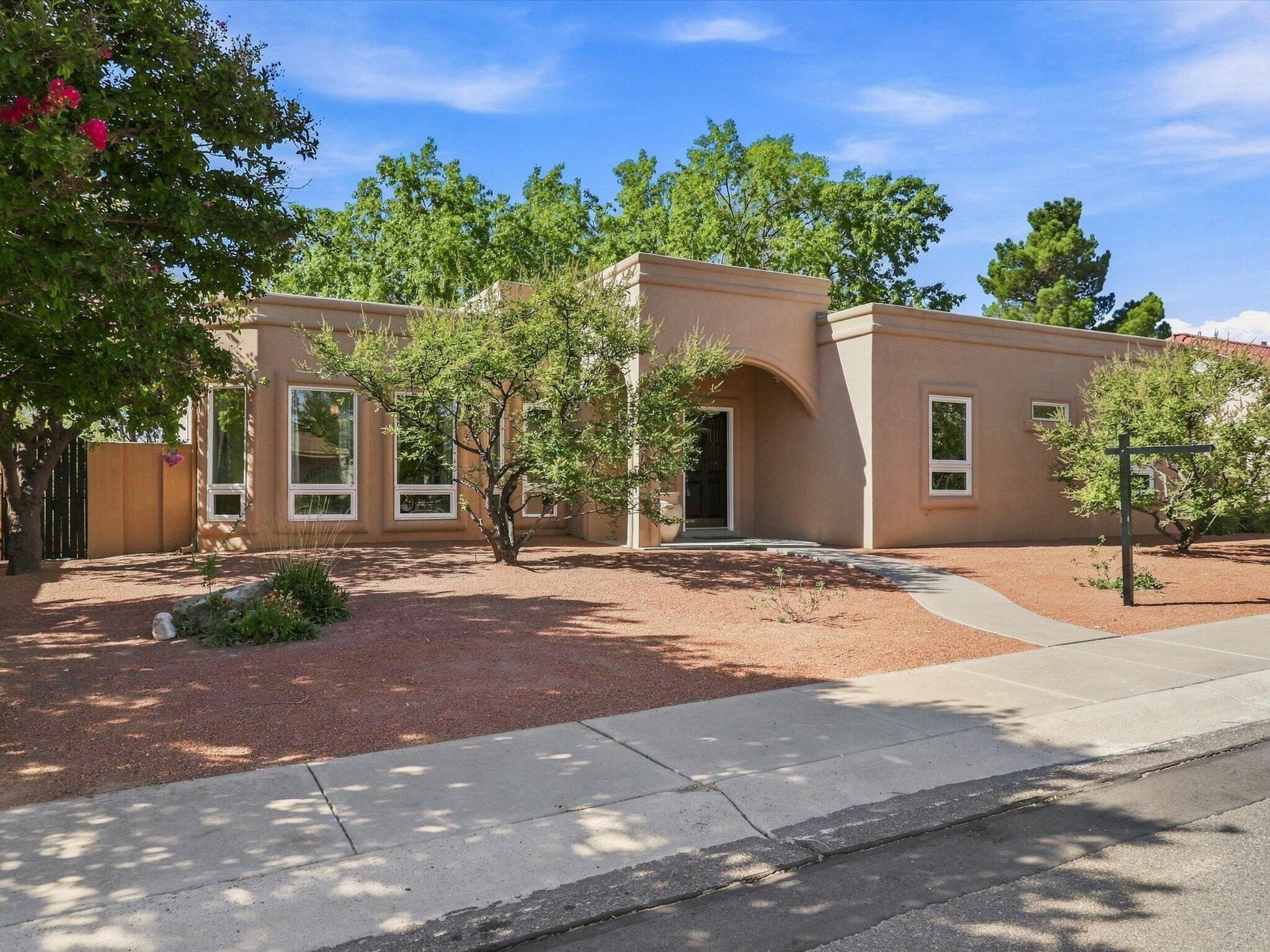 7516 Parkwood Drive NW, Albuquerque, NM 87120