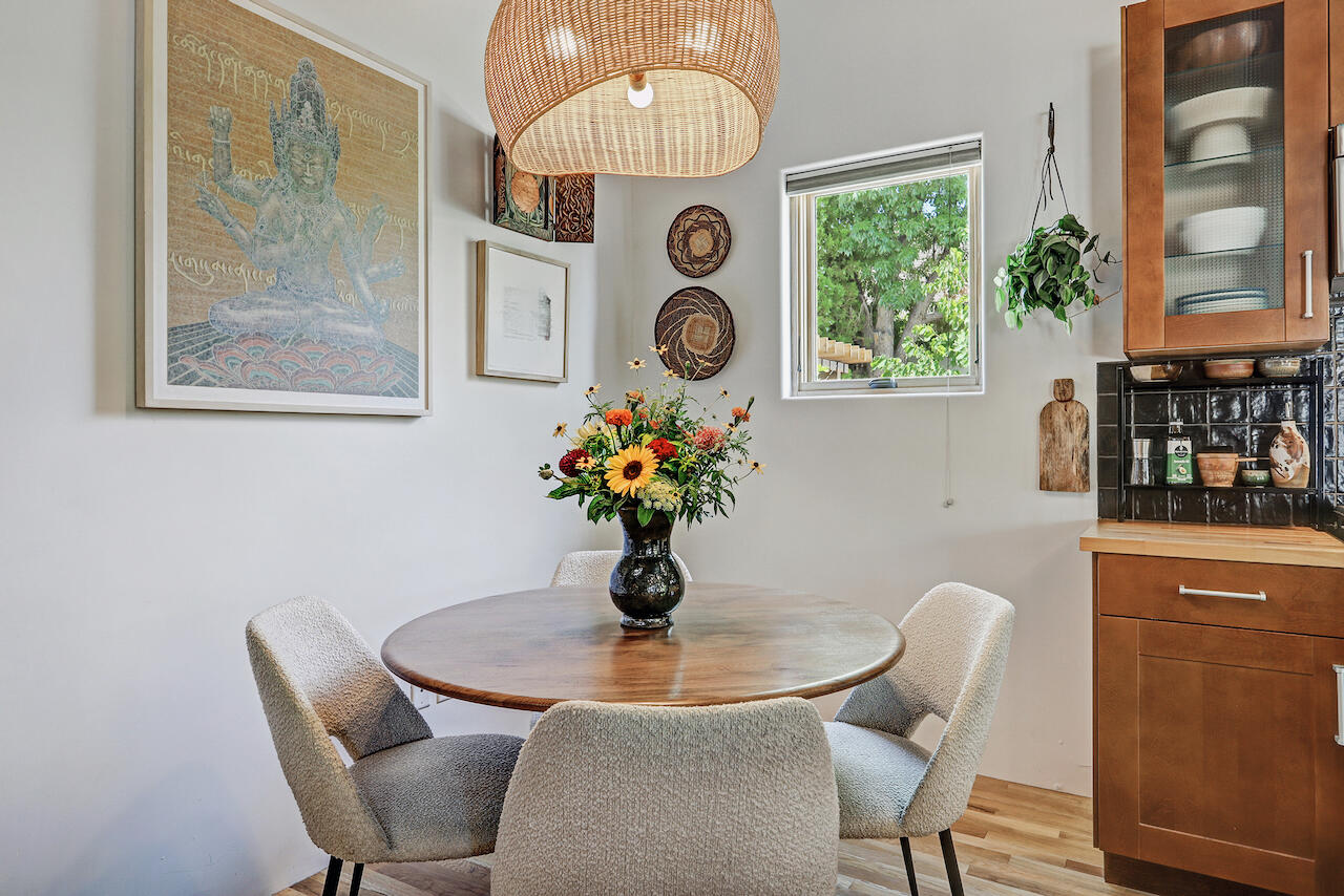 Photo 19 — 723 Marquette Avenue NW