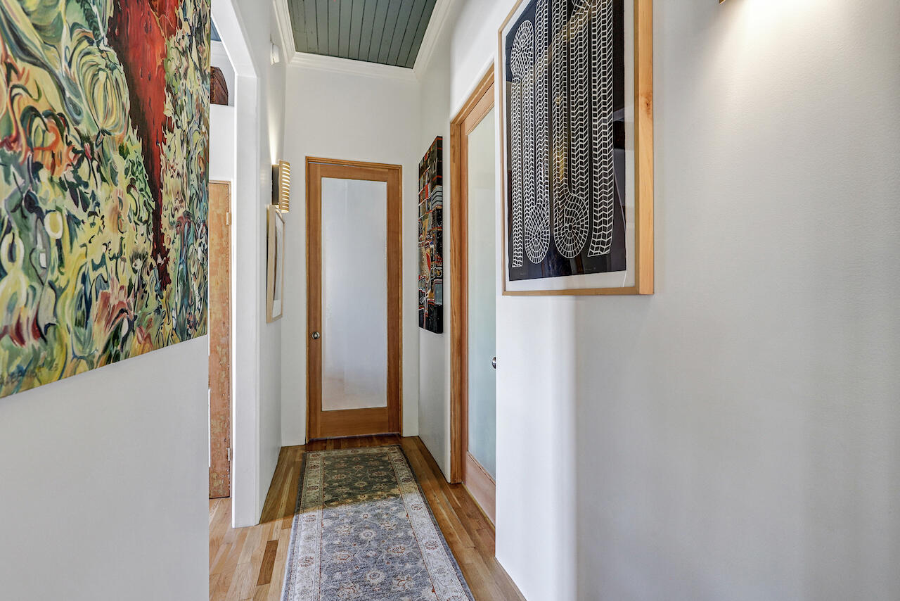 Photo 16 — 723 Marquette Avenue NW