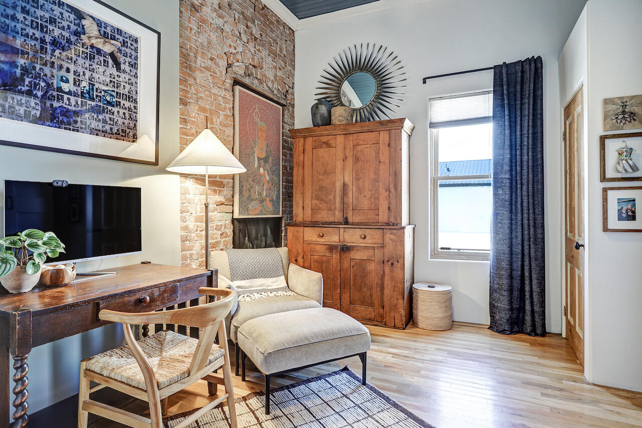 Photo 13 — 723 Marquette Avenue NW