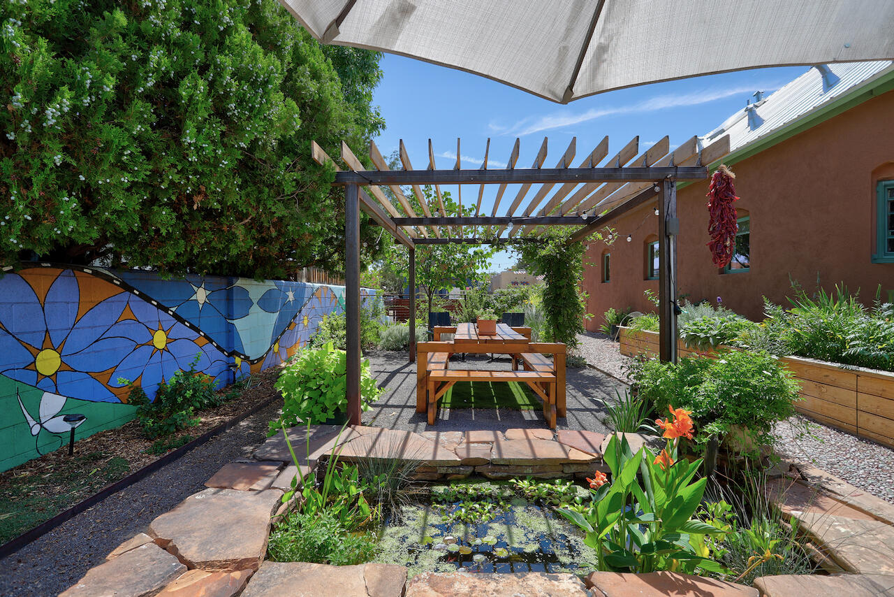 Photo 5 — 723 Marquette Avenue NW