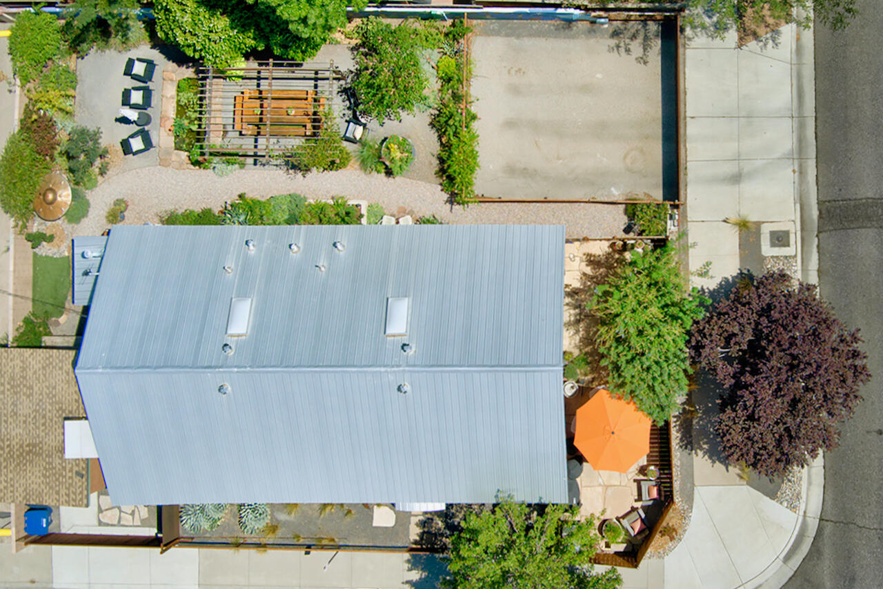 Photo 4 — 723 Marquette Avenue NW