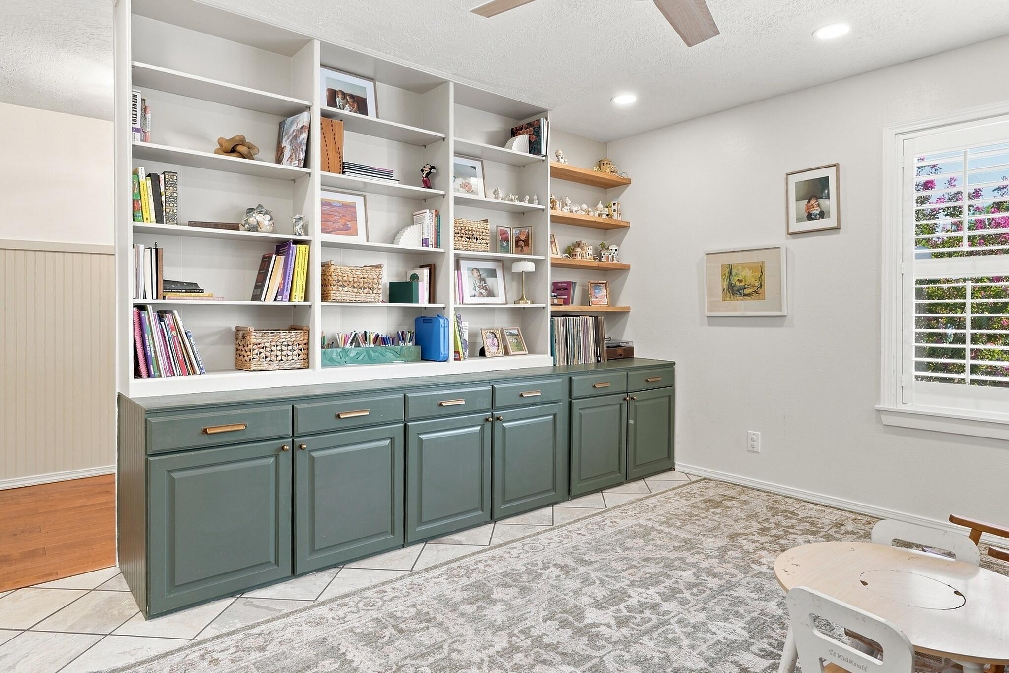 Photo 13 — 9404 Lona Lane NE