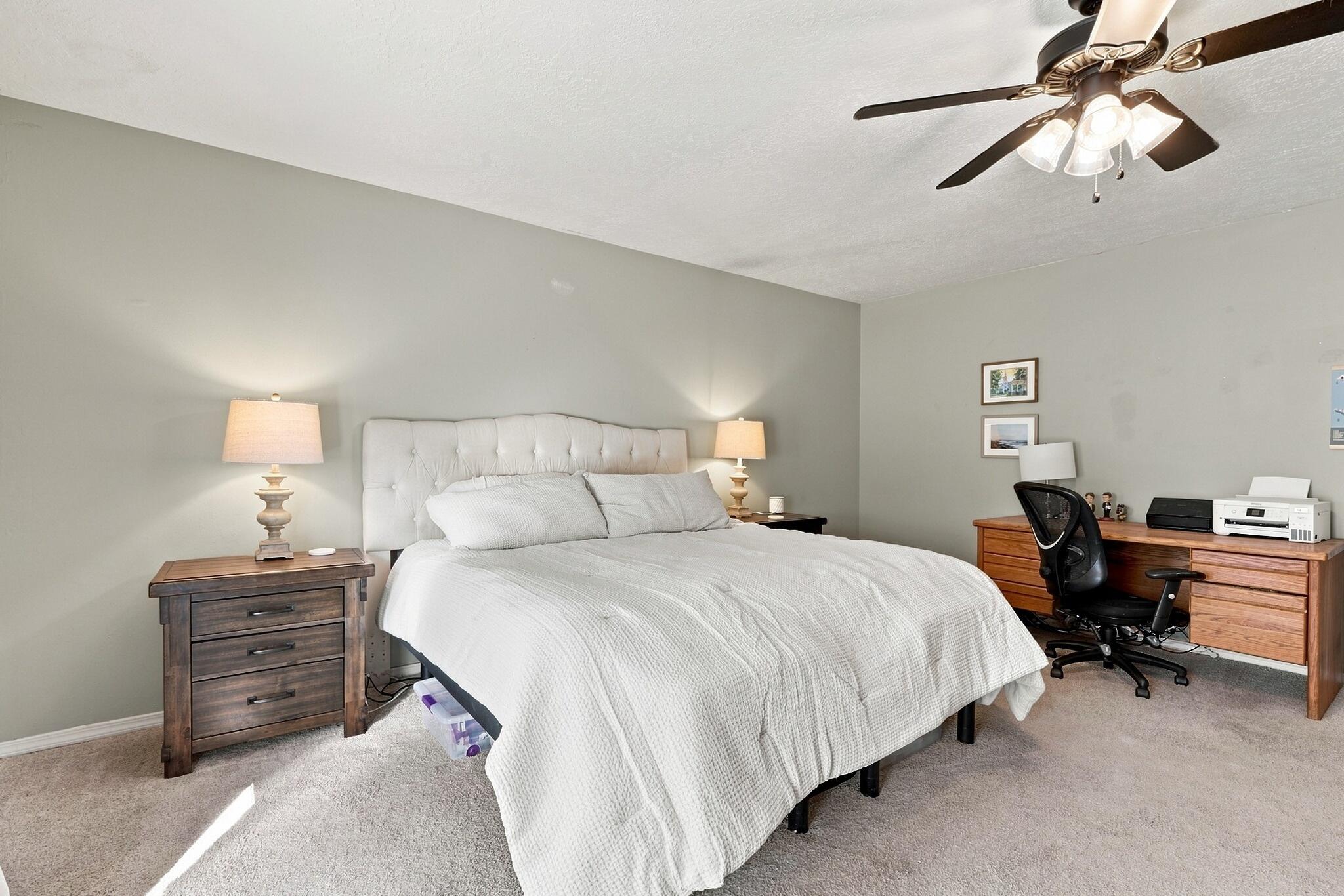Photo 11 — 9404 Lona Lane NE