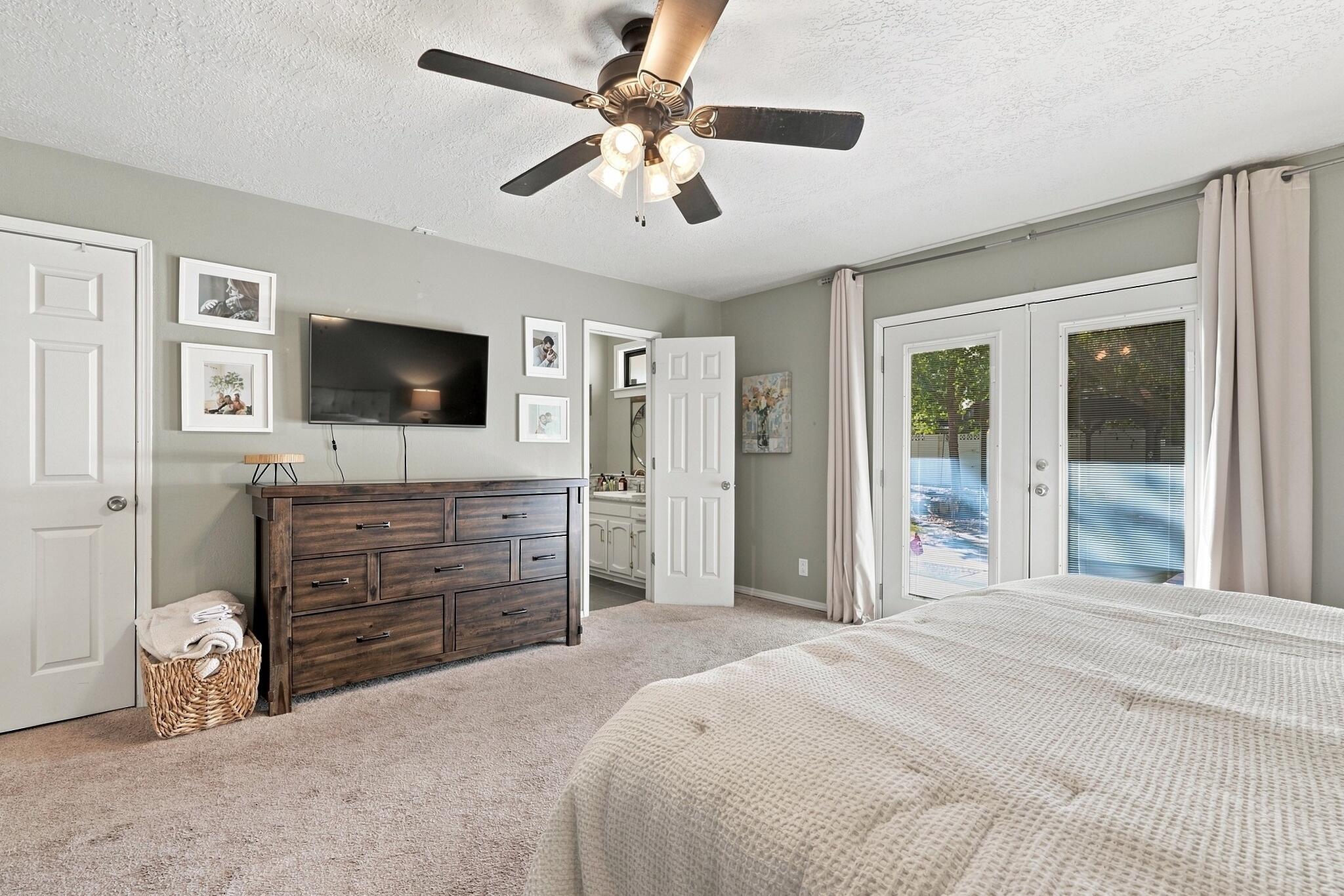 Photo 10 — 9404 Lona Lane NE