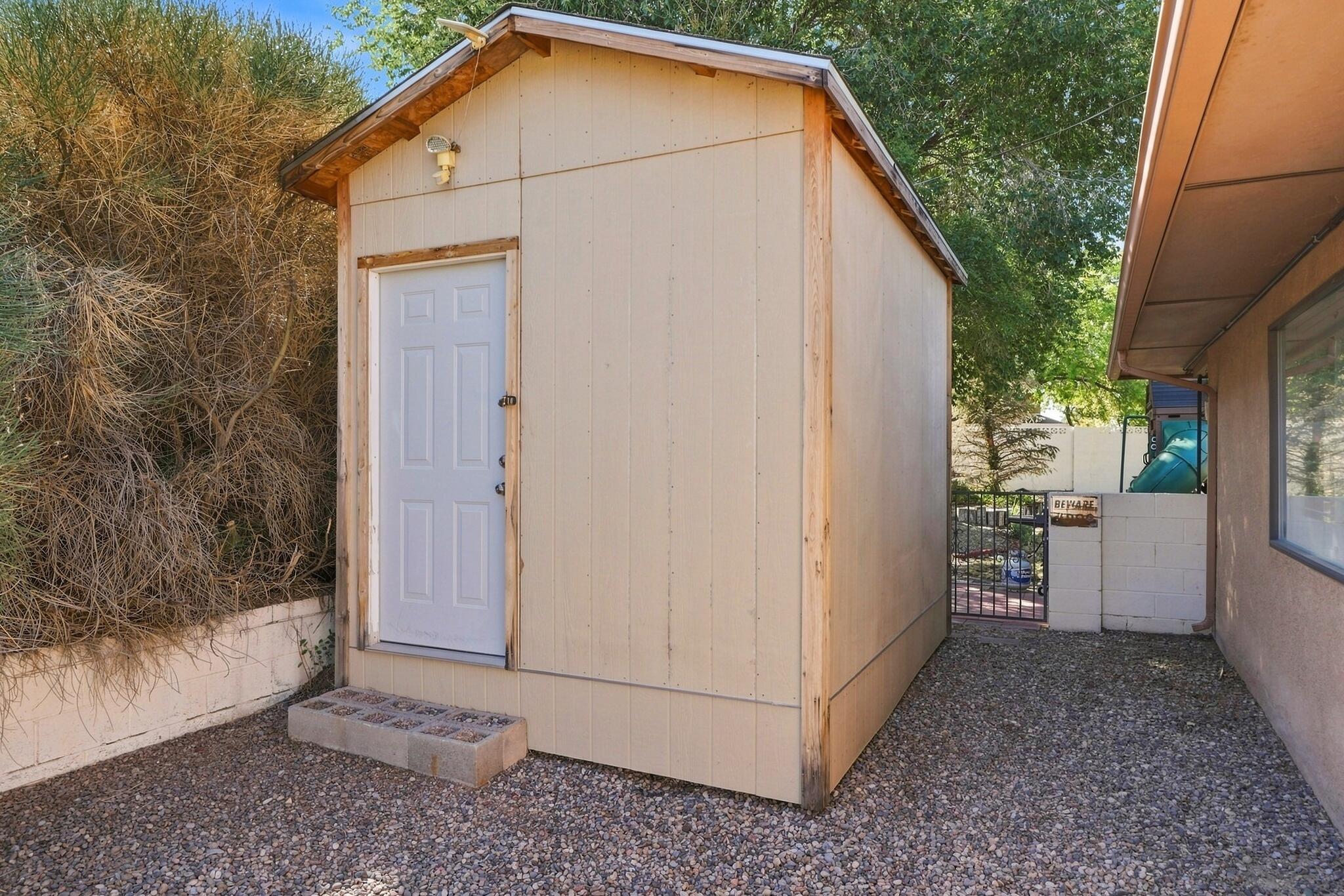 Photo 3 — 9404 Lona Lane NE
