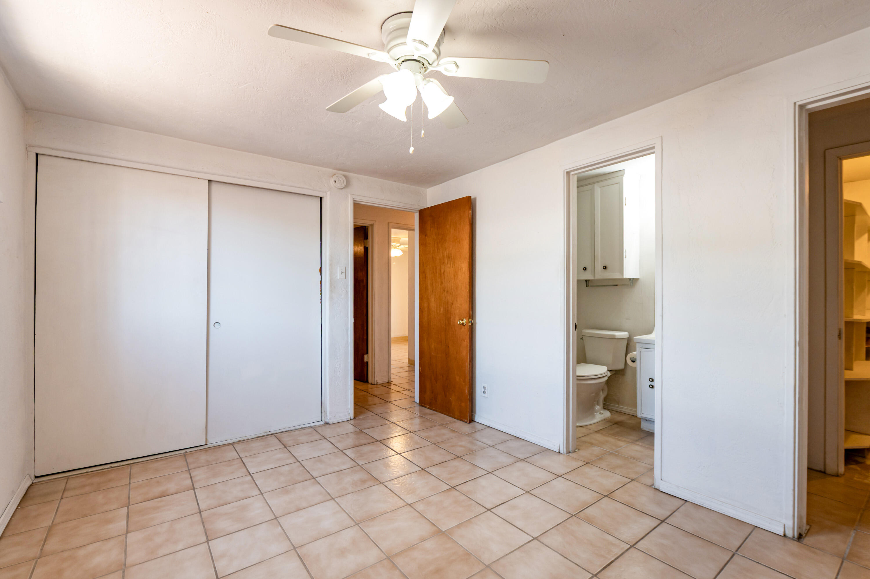 Photo 11 — 6104 Aztec Road NE