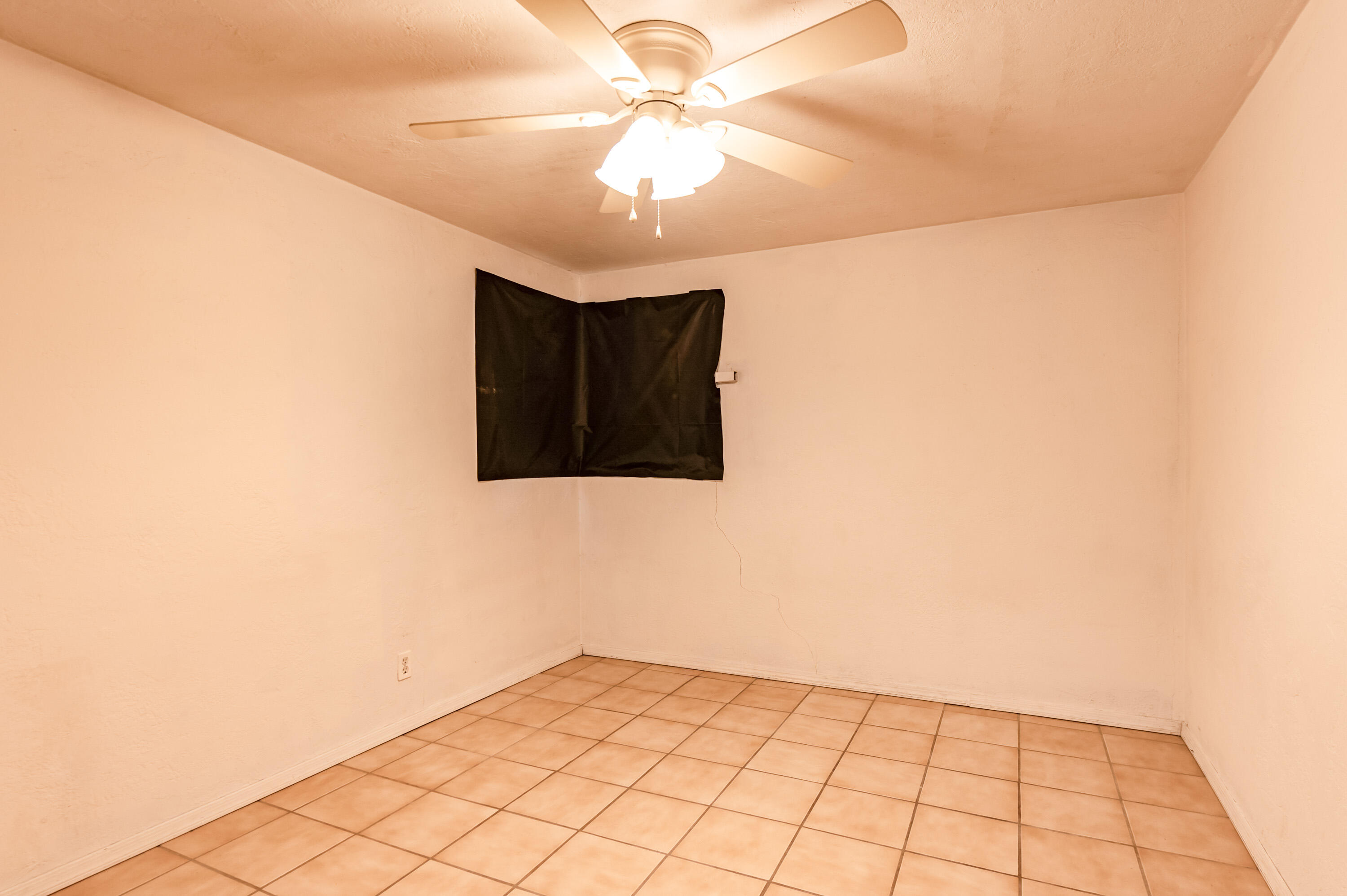 Photo 8 — 6104 Aztec Road NE