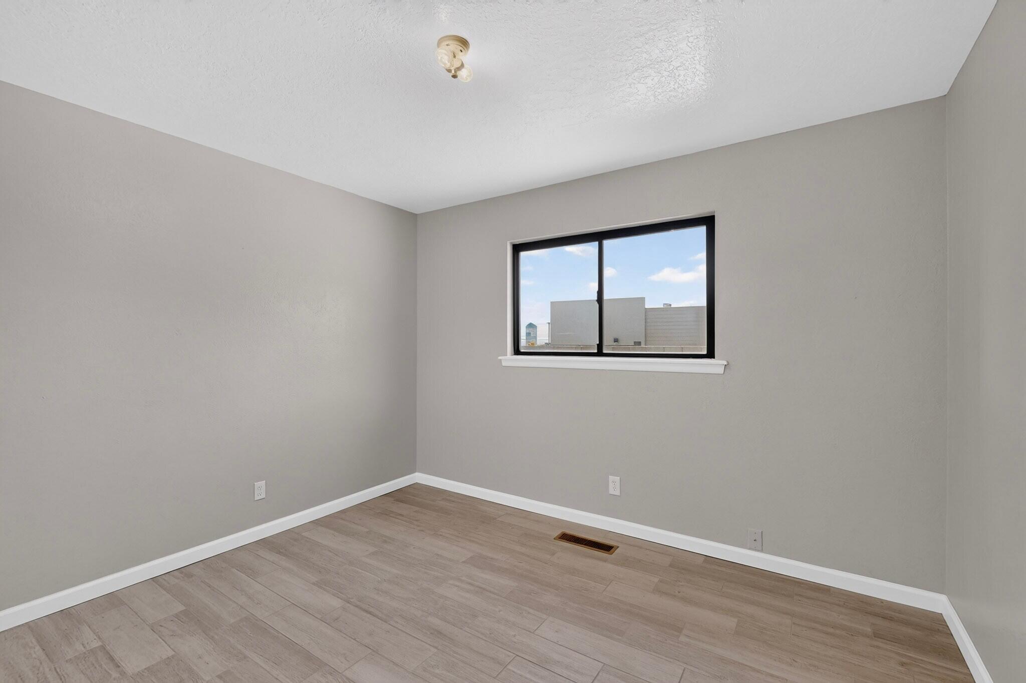 Photo 2 — 7101 Cindy Drive NE