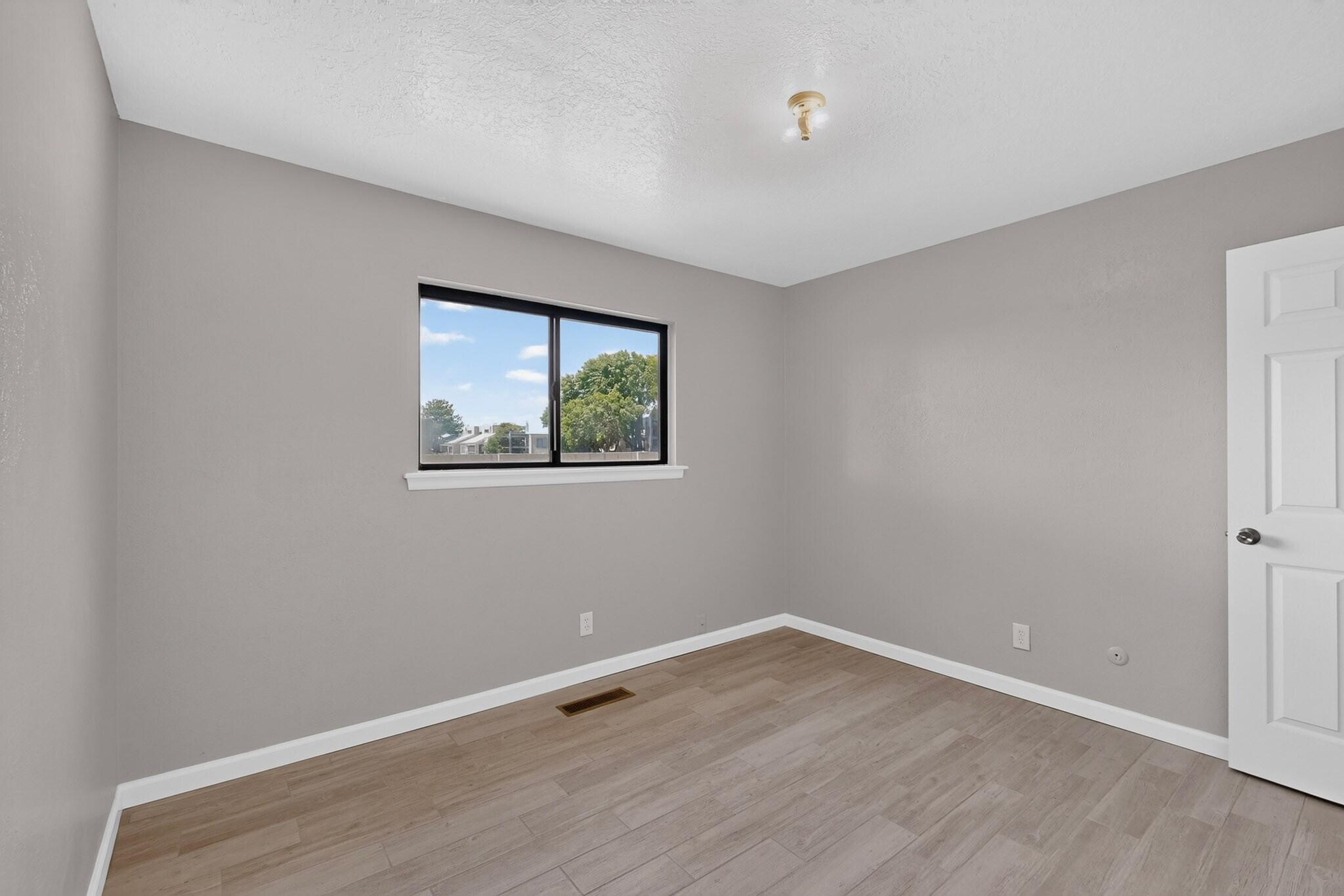 Photo 3 — 7101 Cindy Drive NE