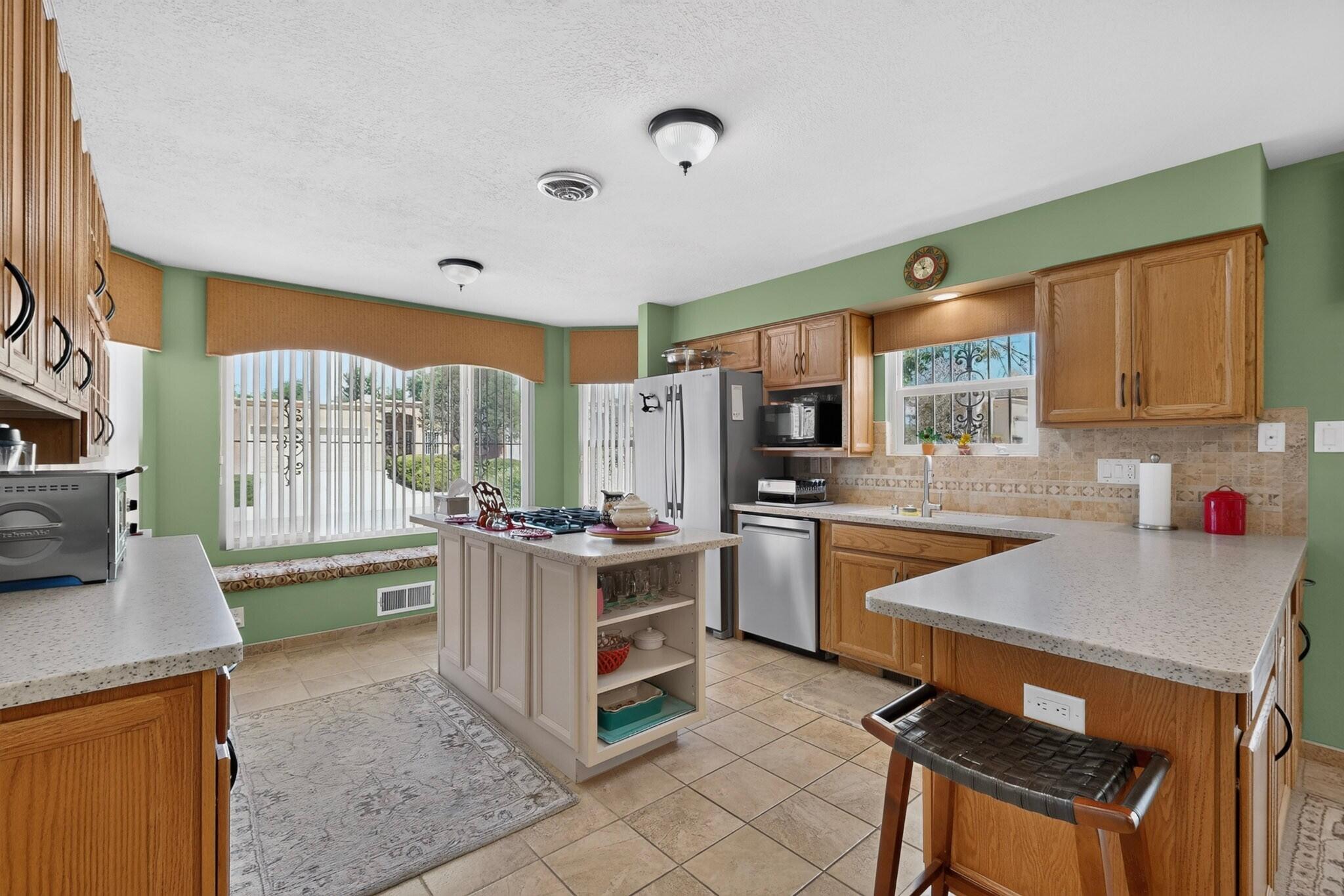 Photo 10 — 6740 Kelly Ann Road NE