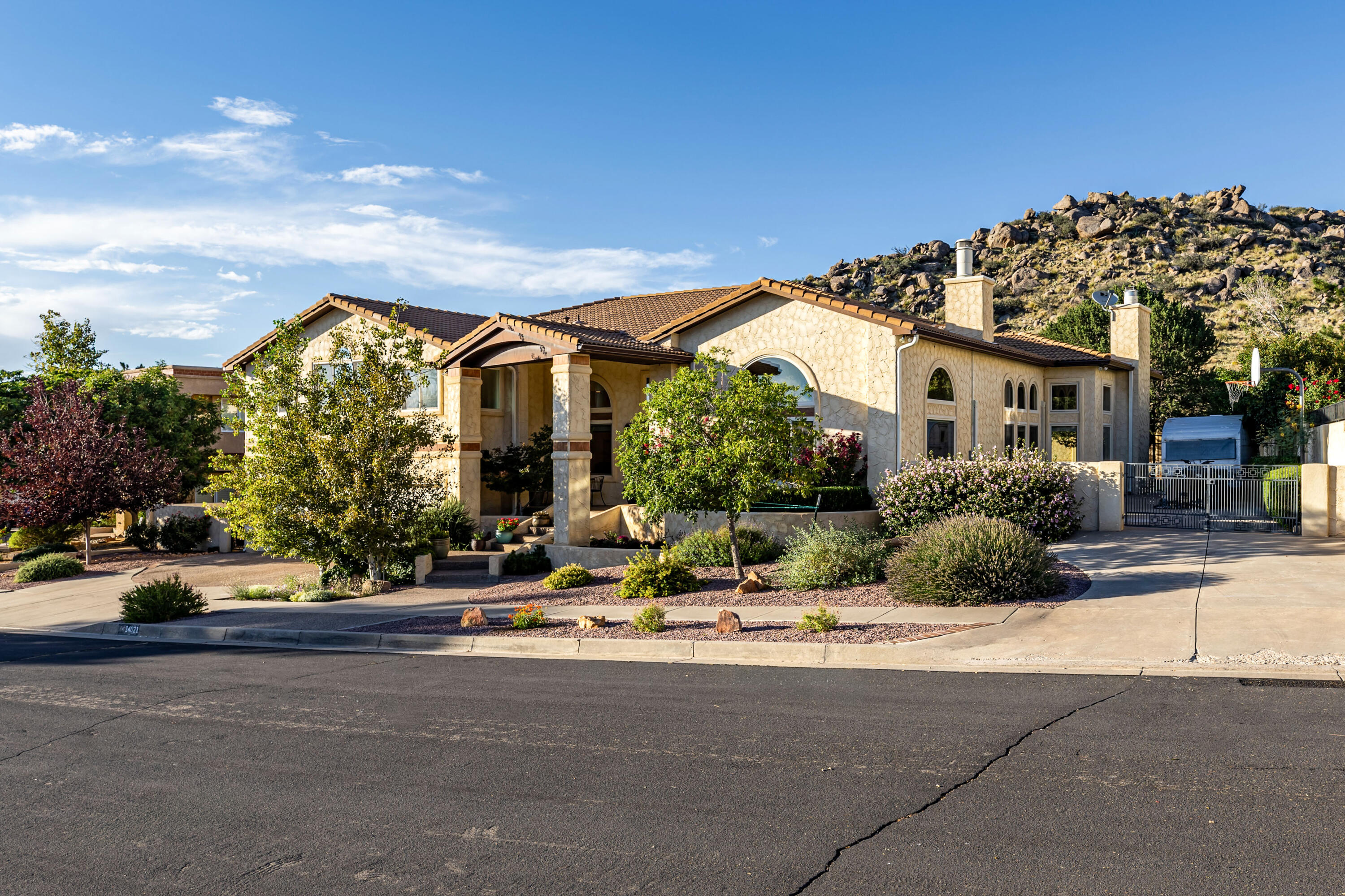 14021 Wind Mountain Road NE, Albuquerque, NM 87112