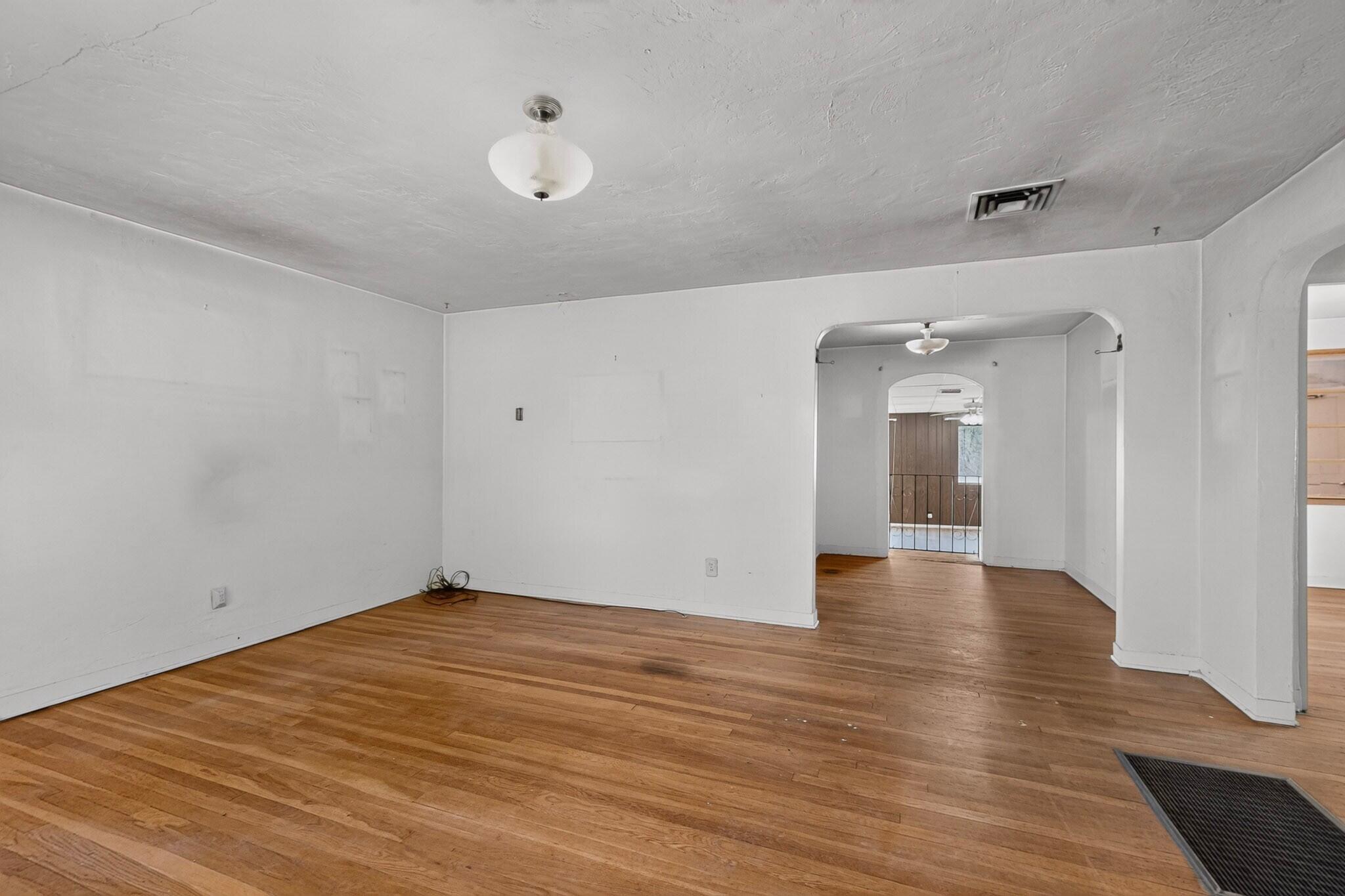 Photo 14 — 330 Cutler Avenue NE