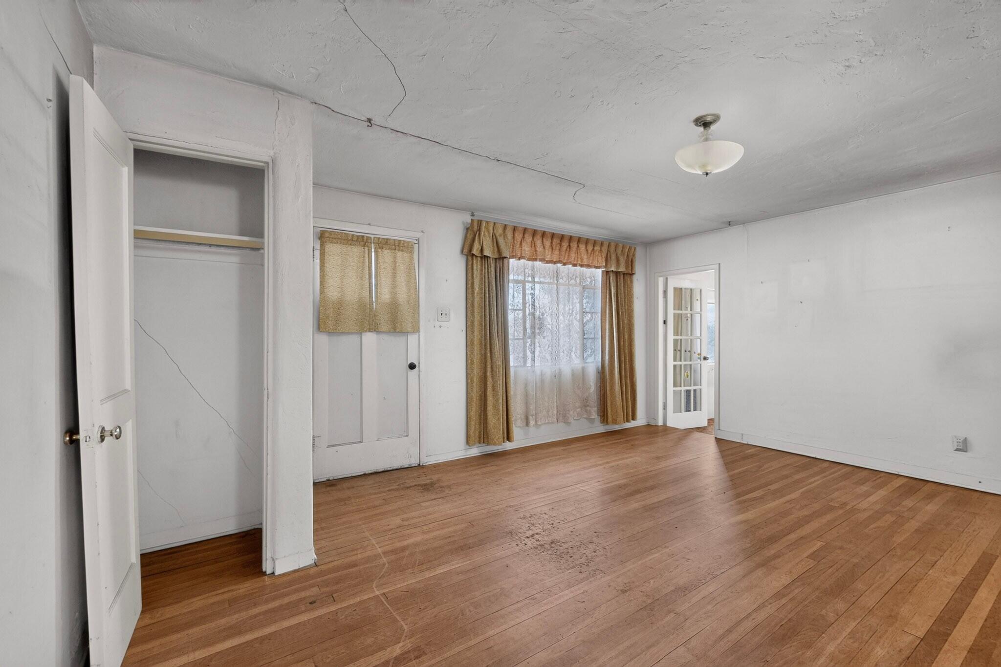 Photo 13 — 330 Cutler Avenue NE