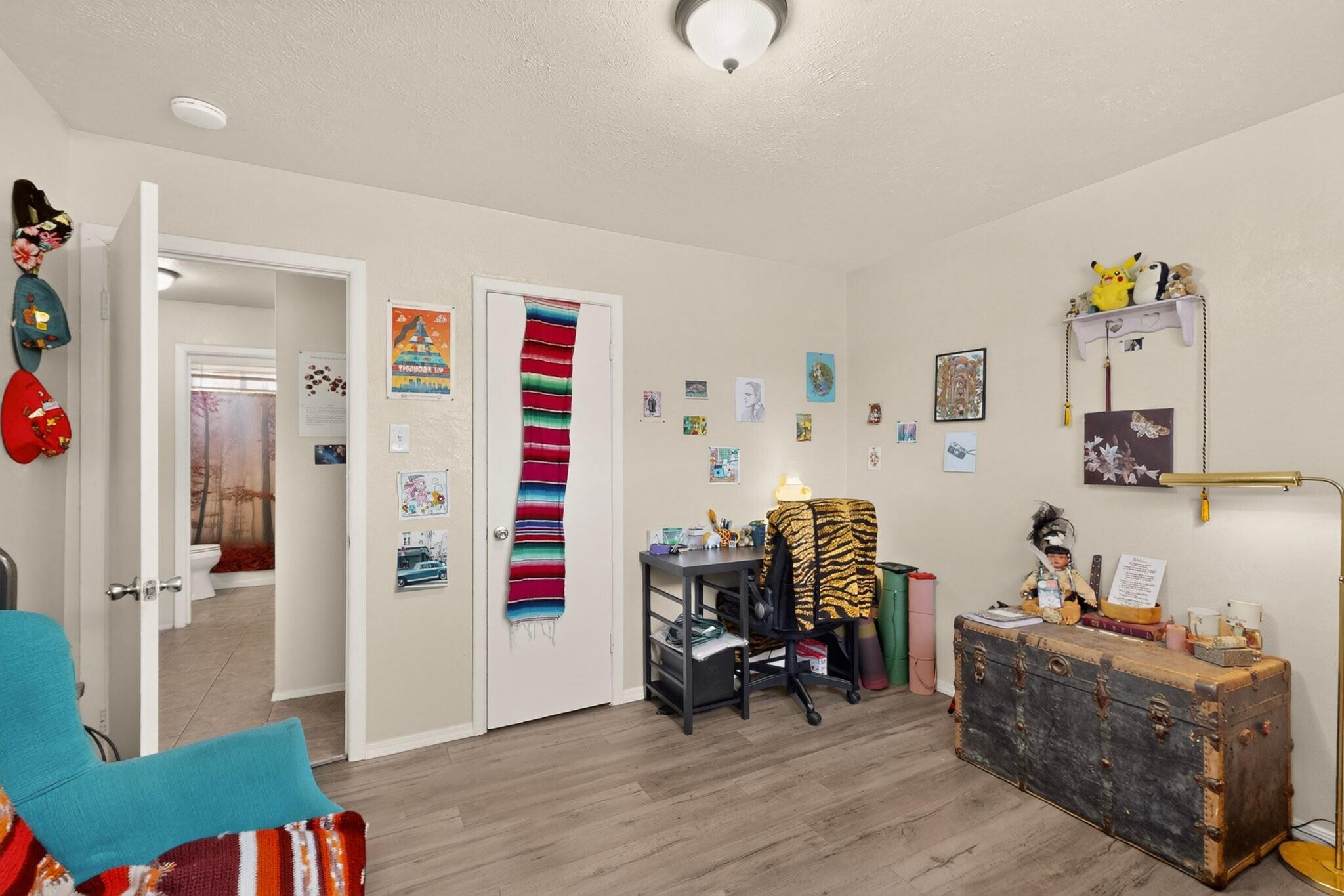 Photo 7 — 510 Mesilla Street SE 1-4