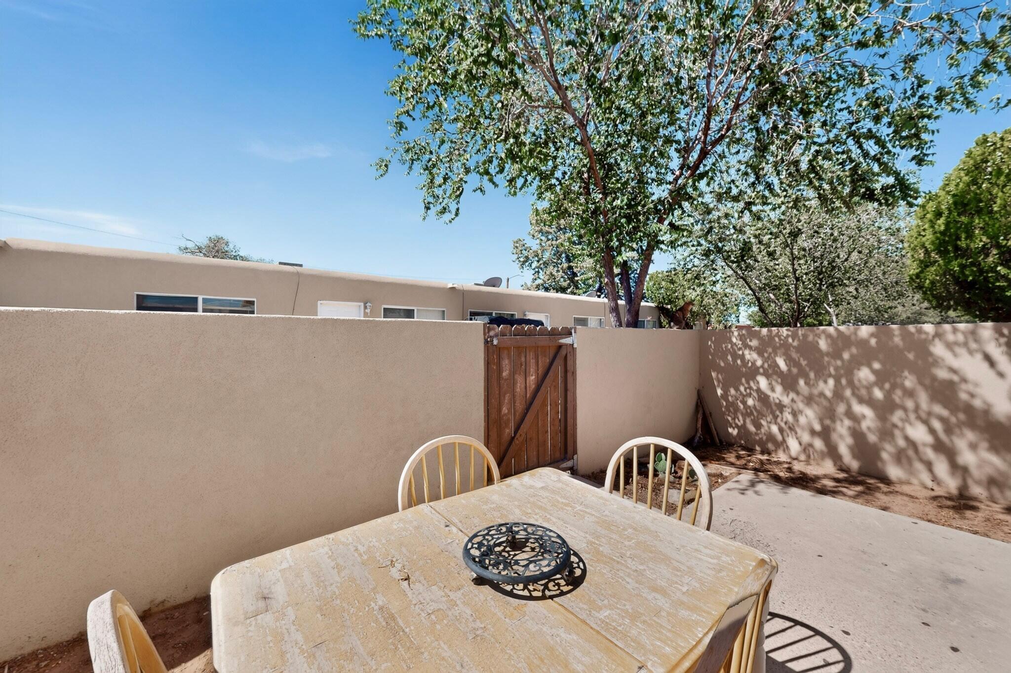 Photo 4 — 510 Mesilla Street SE 1-4