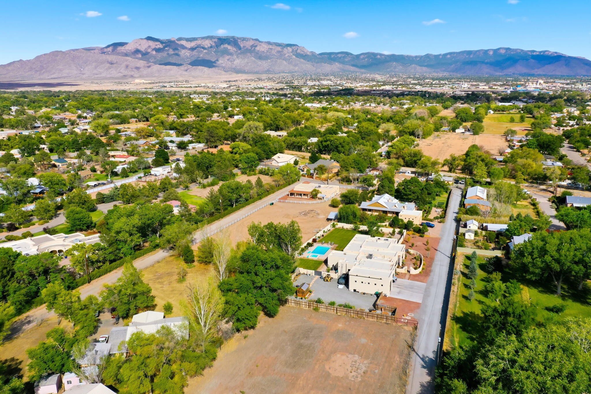 Photo 4 — 9017 Guadalupe Trail NW
