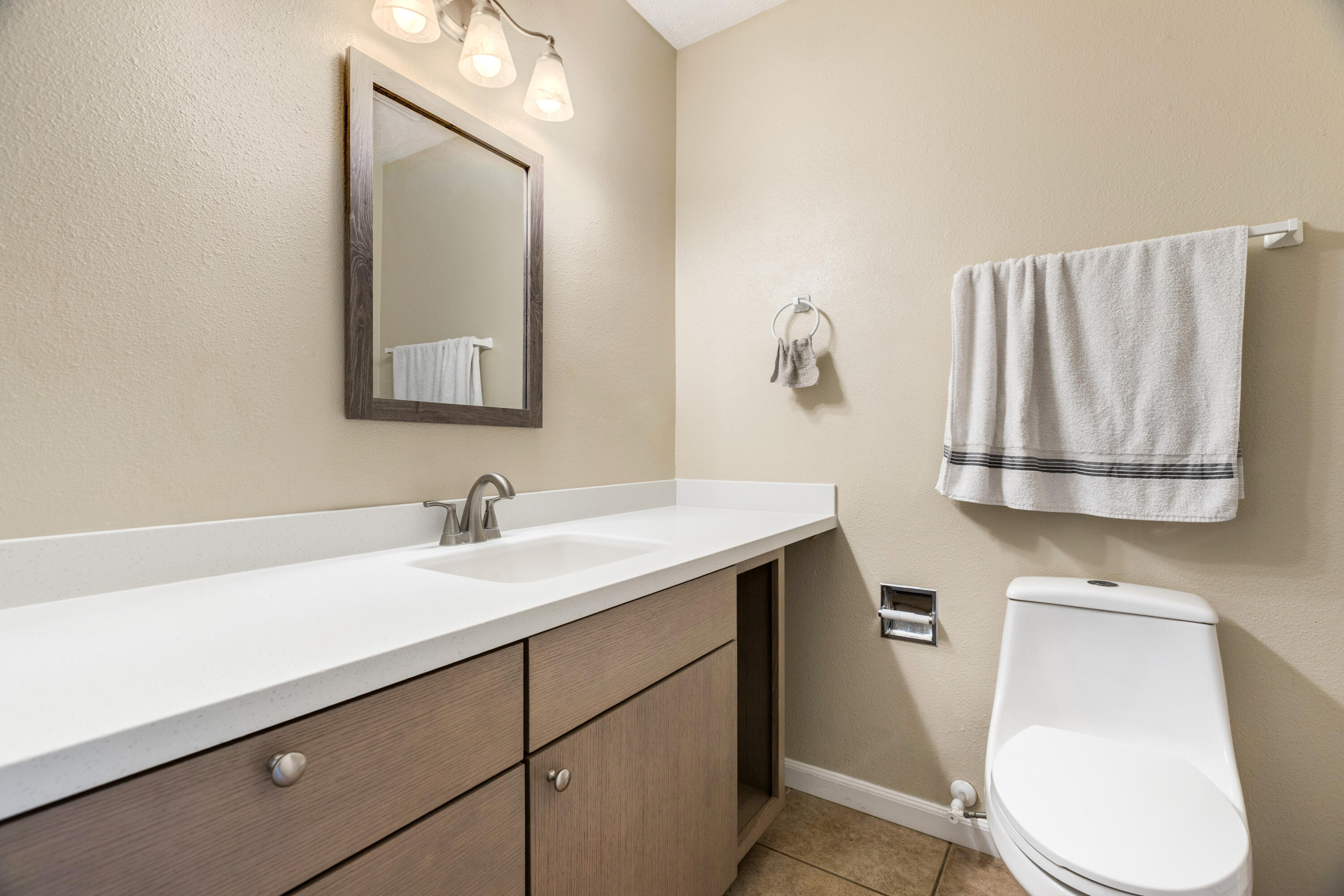 Photo 17 — 4544 Rockaway Loop NE